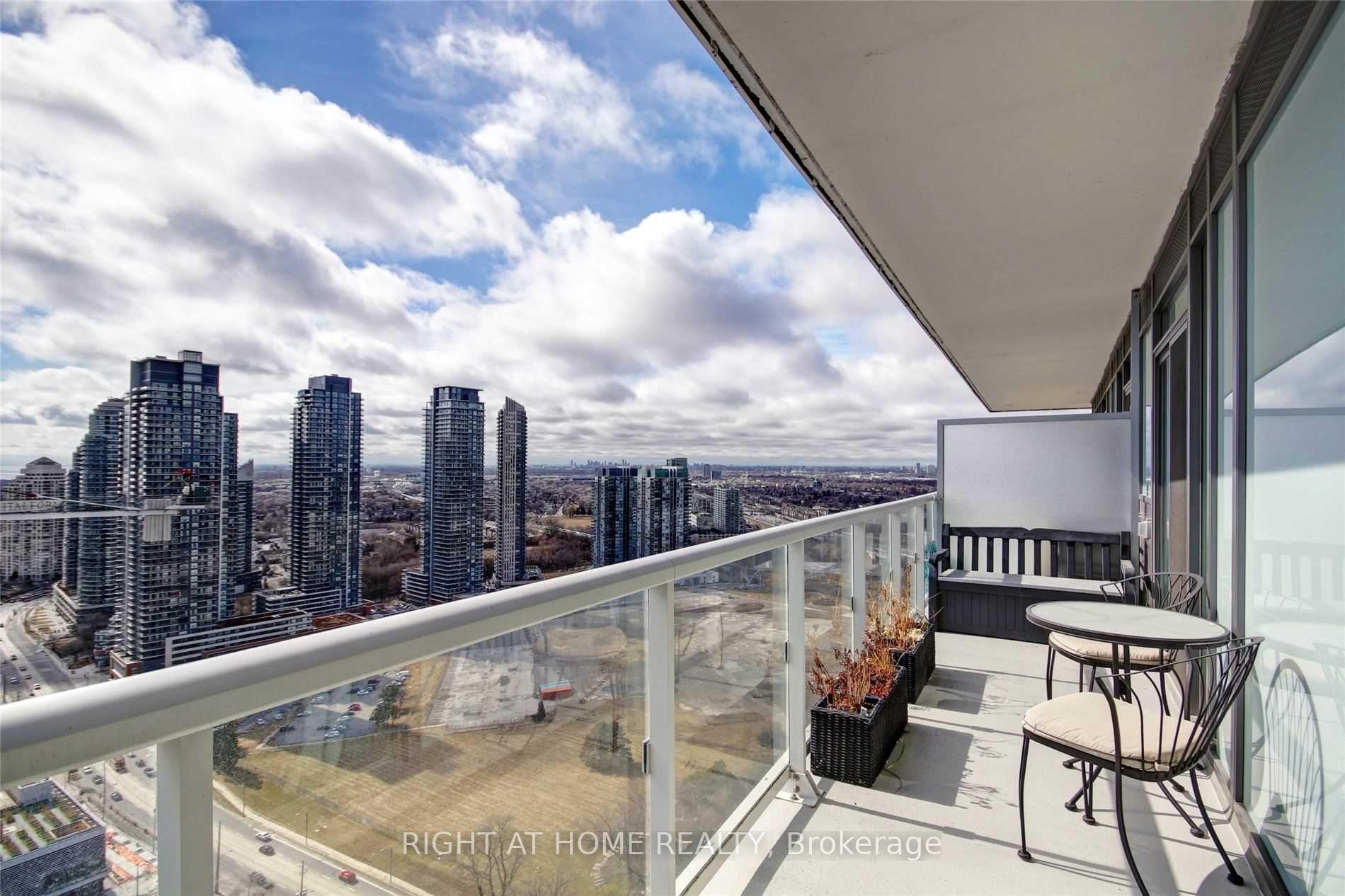Photo 8 of Unit 3204, 56 Annie Craig Drive, Etobicoke, Mimico — HOMEH