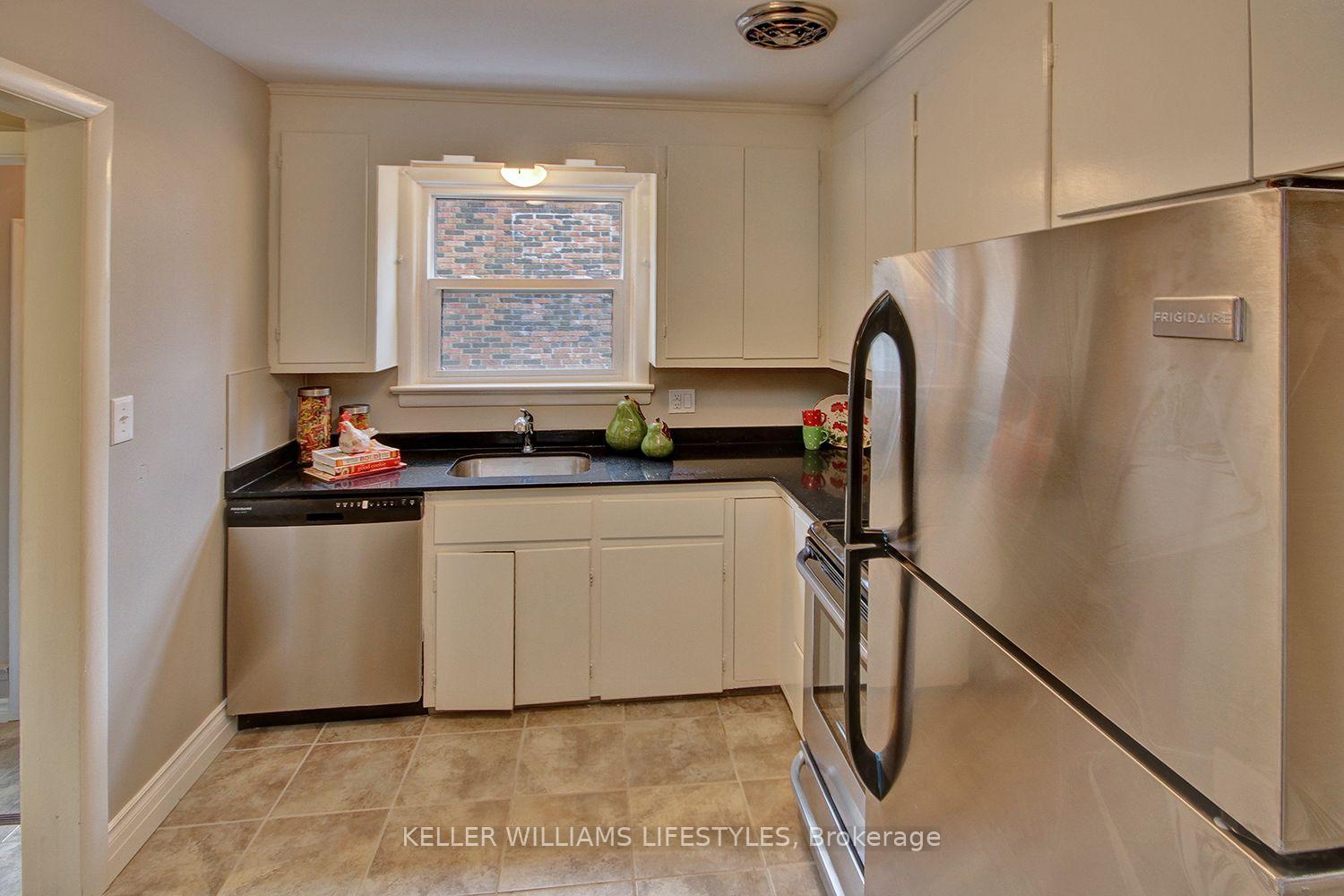 Photo 9 of 196 Emery Street E, London, South F — HOMEH