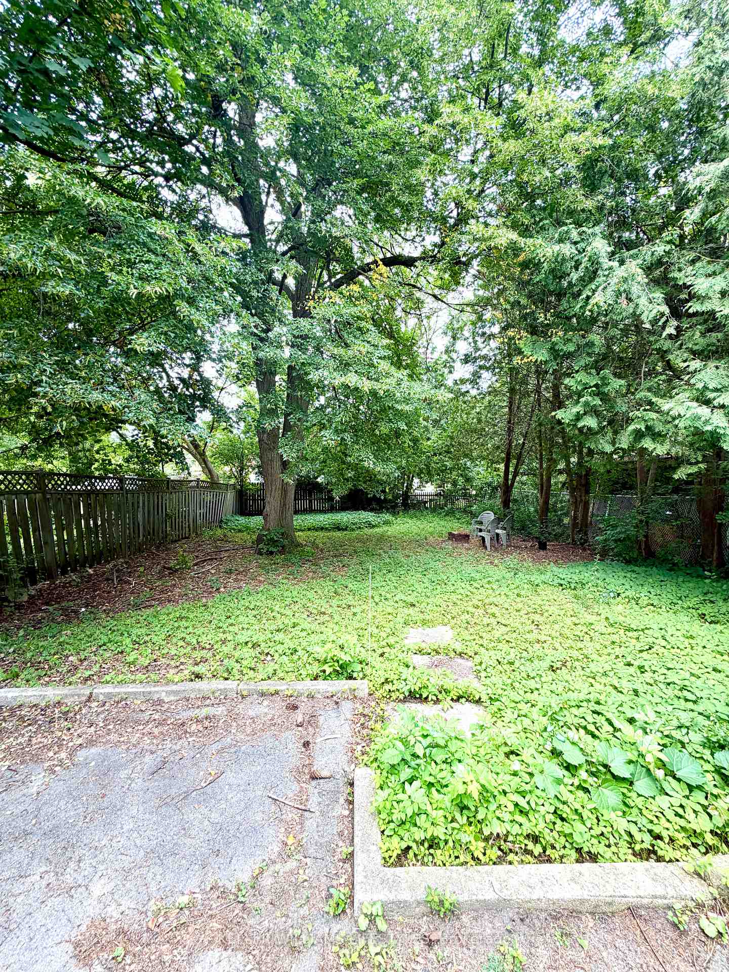 Photo 20 of 196 Emery Street E, London, South F — HOMEH