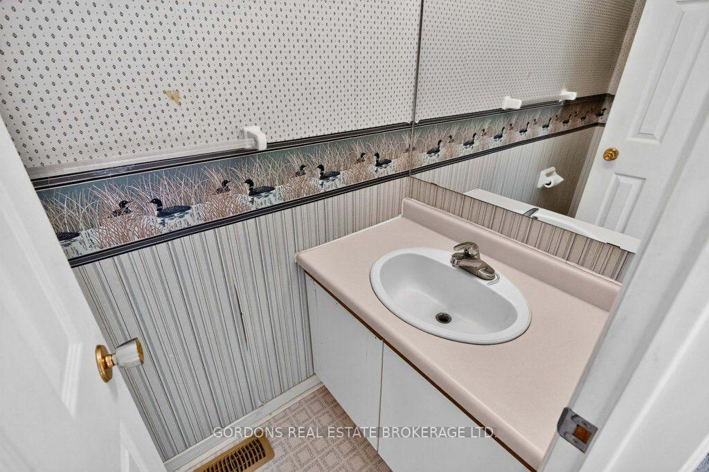 Photo 11 of 30 Limeridge Drive, Kingston, Kingston East (Incl Barret Crt) — HOMEH