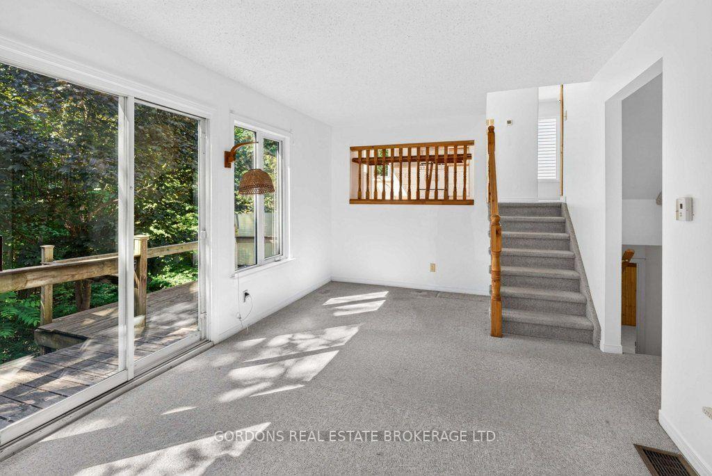 Photo 12 of 30 Limeridge Drive, Kingston, Kingston East (Incl Barret Crt) — HOMEH