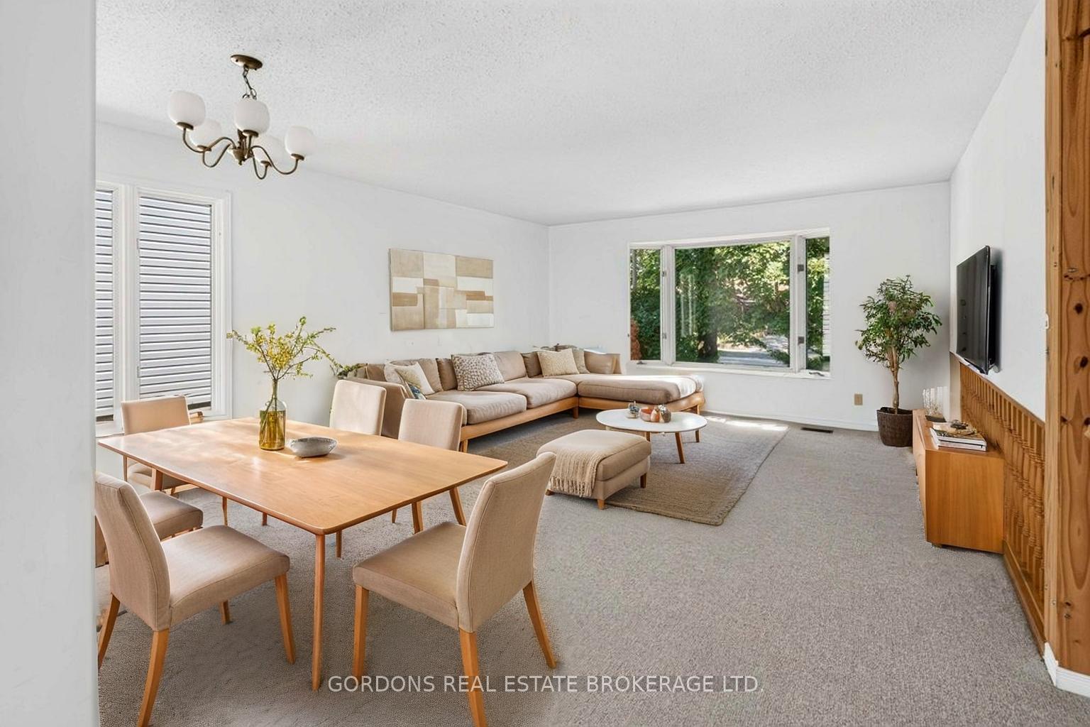 Photo 13 of 30 Limeridge Drive, Kingston, Kingston East (Incl Barret Crt) — HOMEH