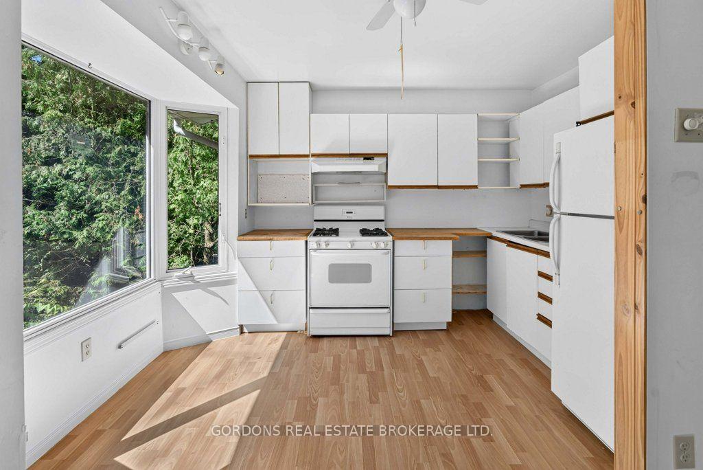 Photo 16 of 30 Limeridge Drive, Kingston, Kingston East (Incl Barret Crt) — HOMEH