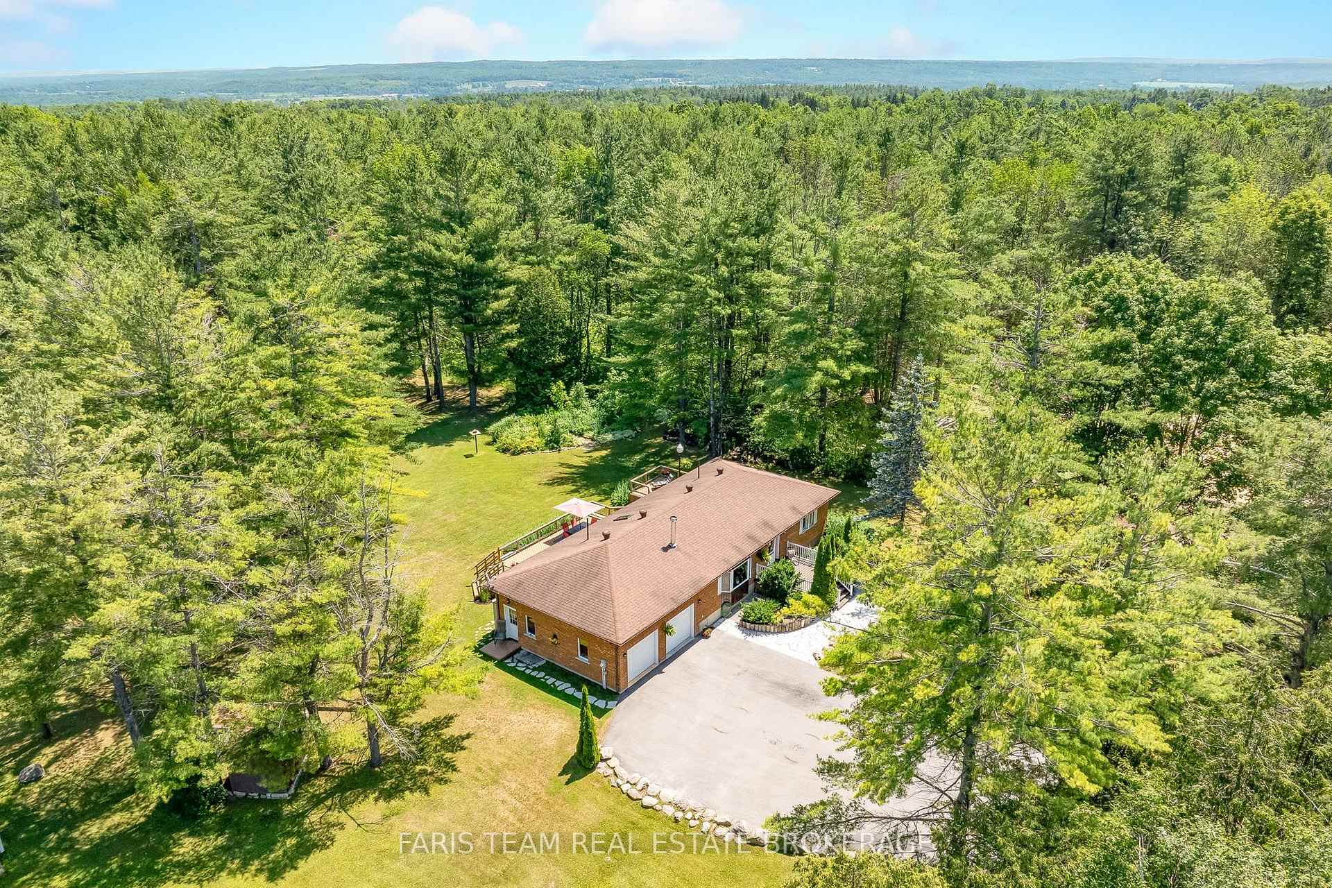 Photo 2 of 5645 Line 8 N, Oro-Medonte, Moonstone — HOMEH