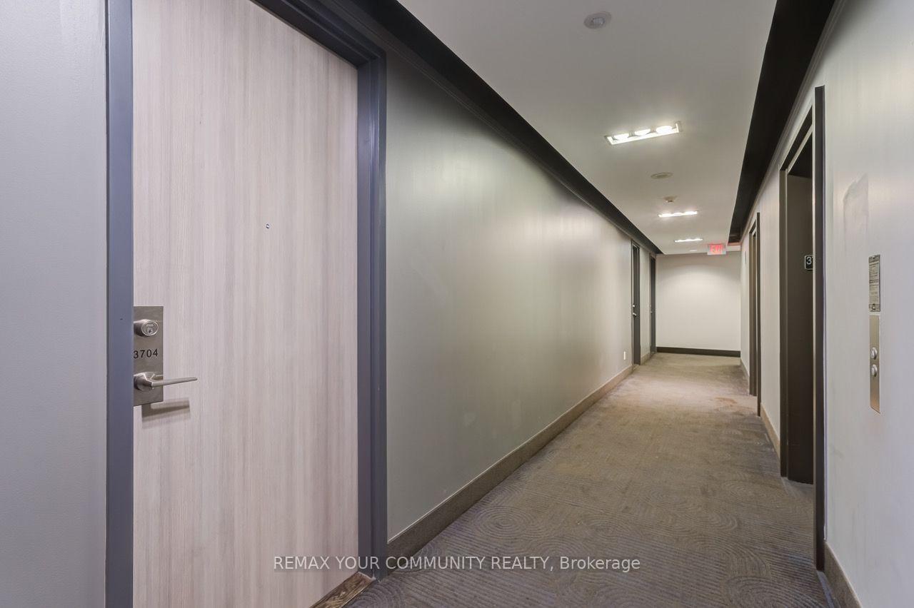 Photo 4 of Unit 3704, 70 Distillery Lane, Toronto, Waterfront Communities — HOMEH