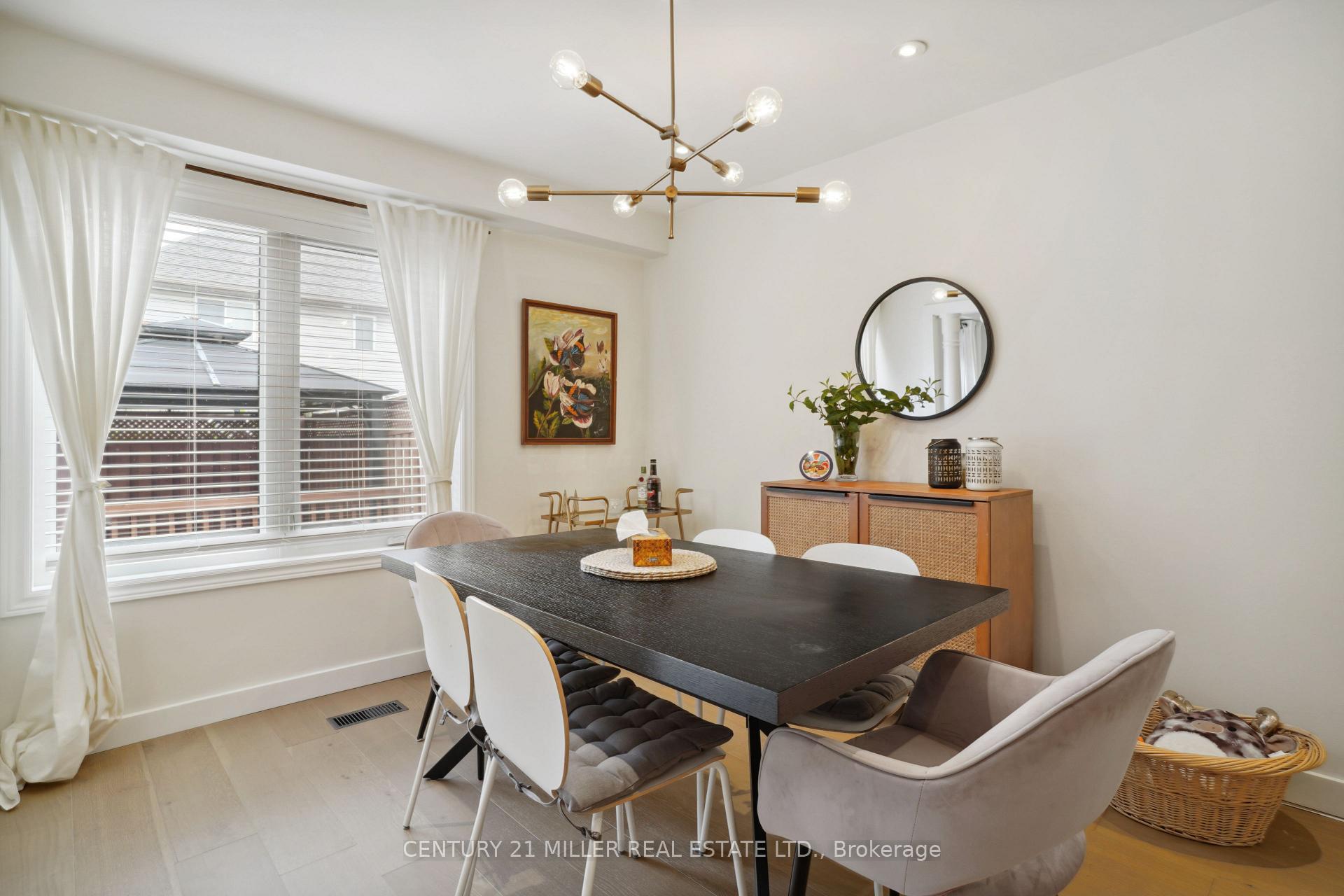 Photo 8 of 1383 Tobyn Drive, Burlington, Tansley — HOMEH