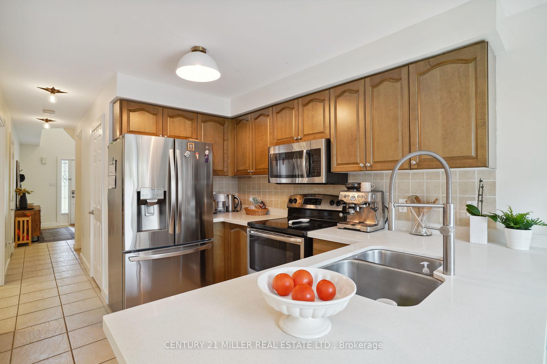Photo 10 of 1383 Tobyn Drive, Burlington, Tansley — HOMEH