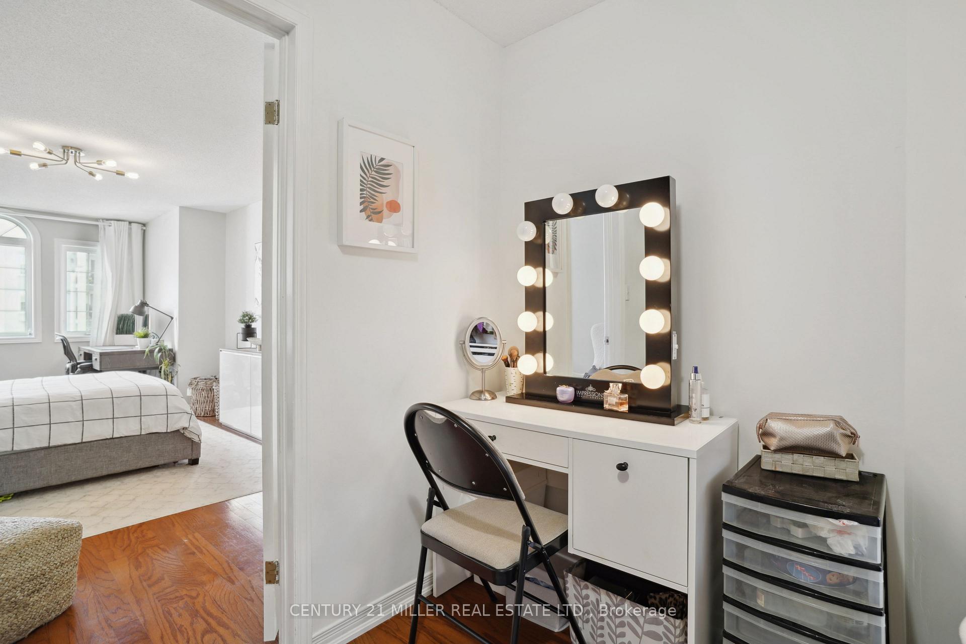 Photo 19 of 1383 Tobyn Drive, Burlington, Tansley — HOMEH