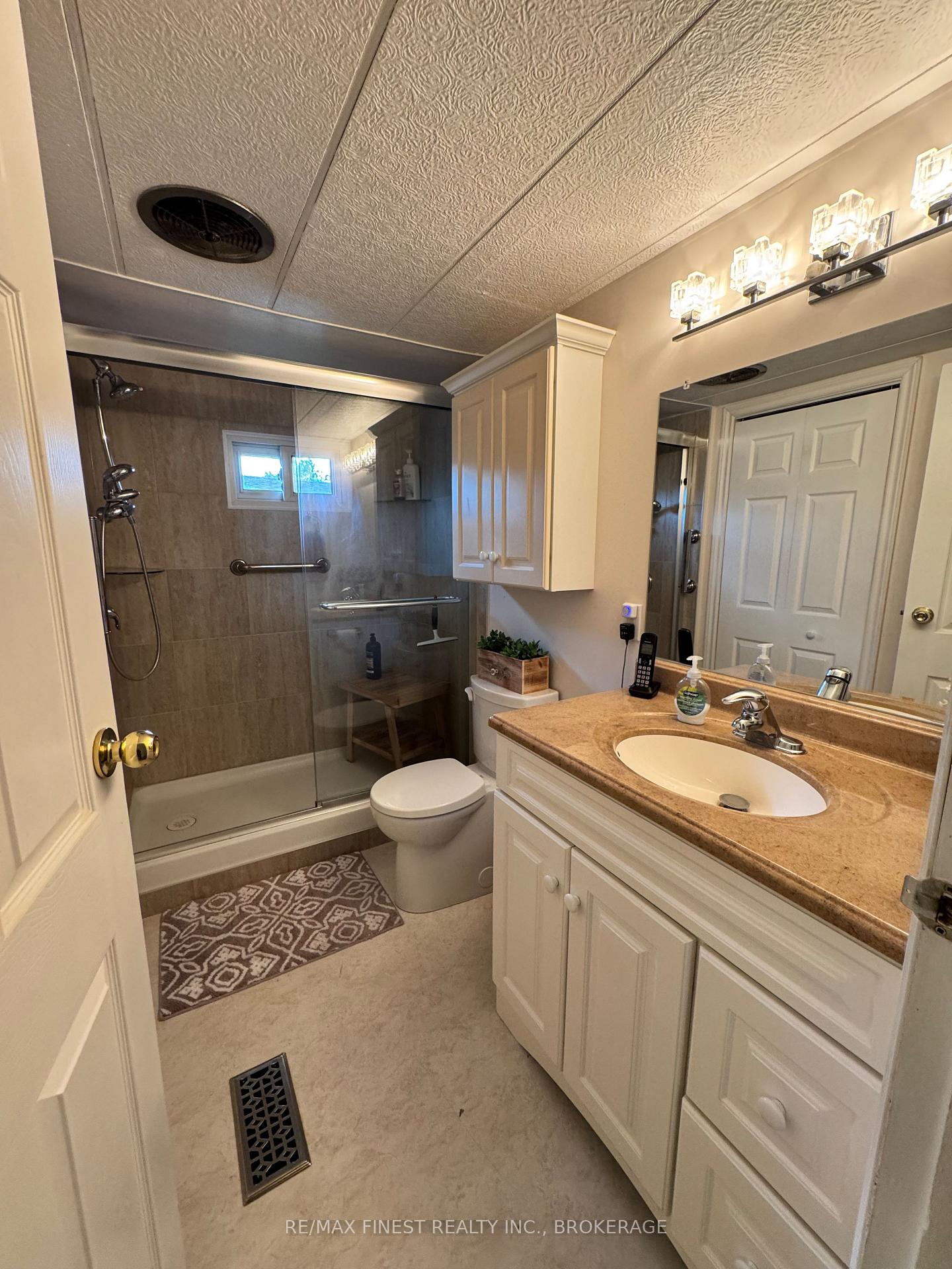 Photo 6 of 13 Wentworth Drive, Kingston, Rideau — HOMEH