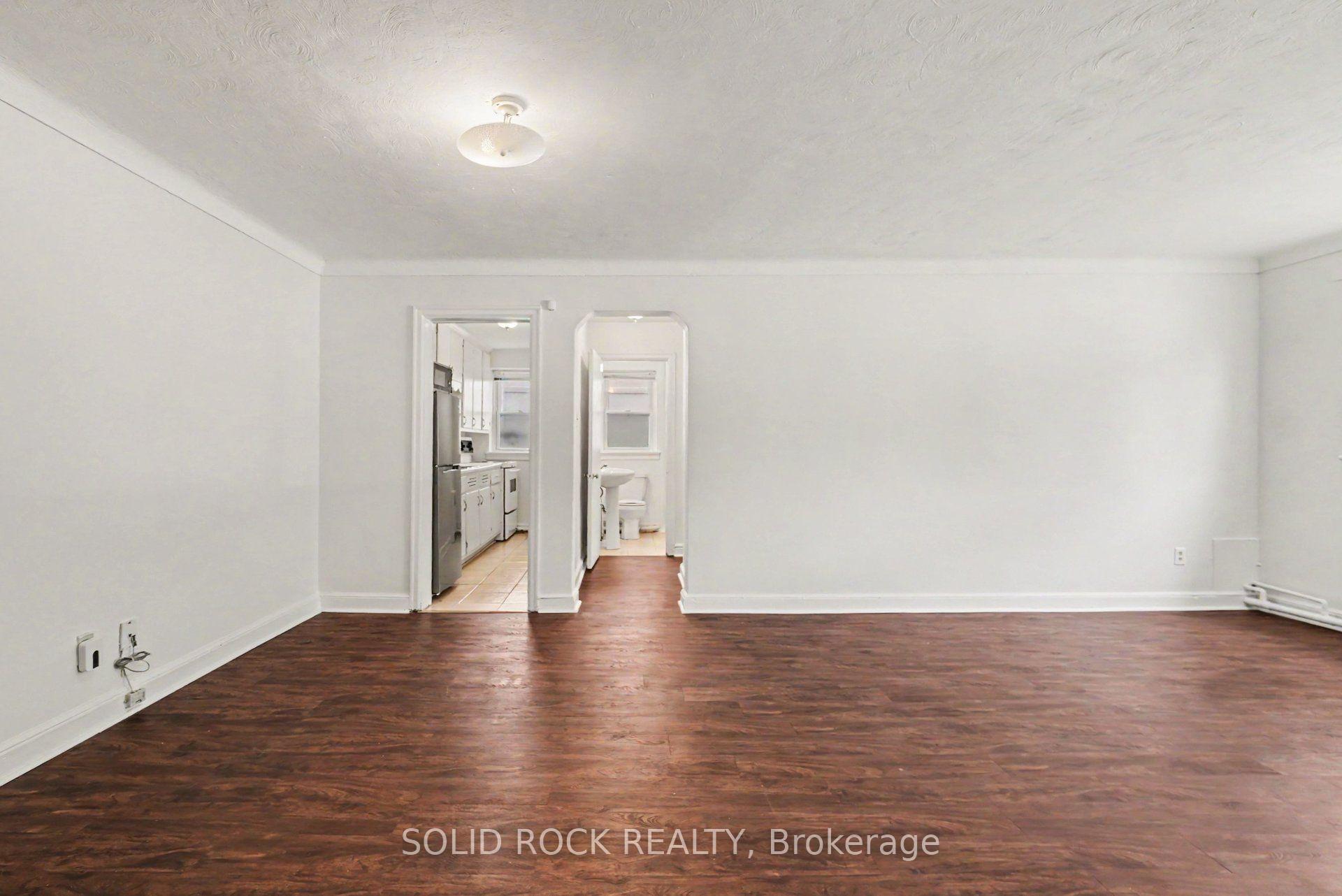Photo 2 of Unit 2, 726 Edison Avenue, Ottawa, Laurentianview — HOMEH