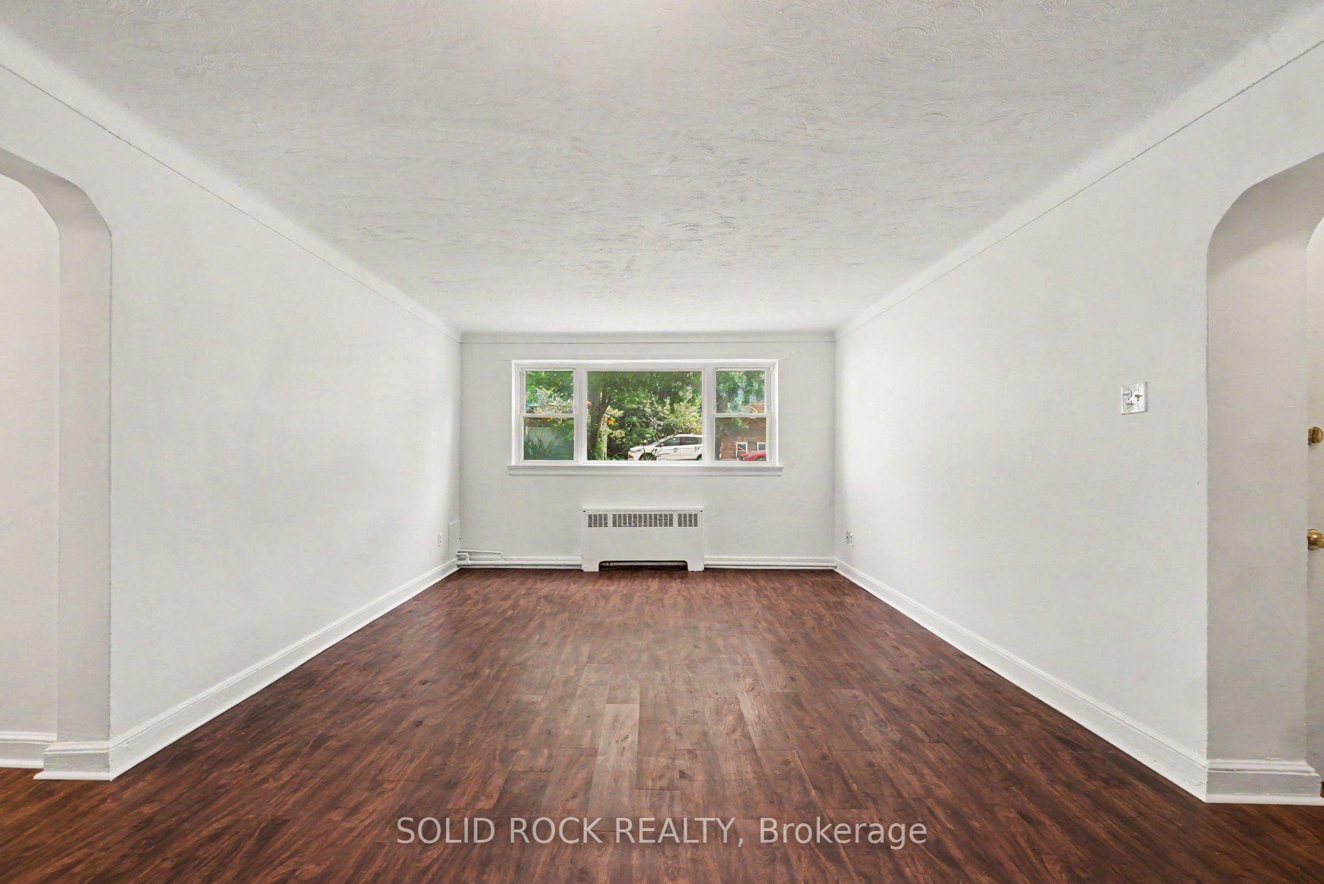 Photo 4 of Unit 2, 726 Edison Avenue, Ottawa, Laurentianview — HOMEH