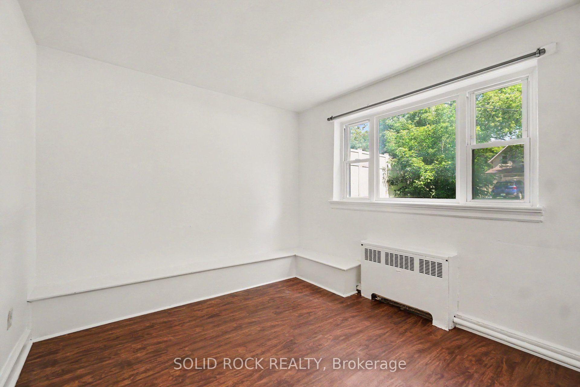 Photo 9 of Unit 2, 726 Edison Avenue, Ottawa, Laurentianview — HOMEH