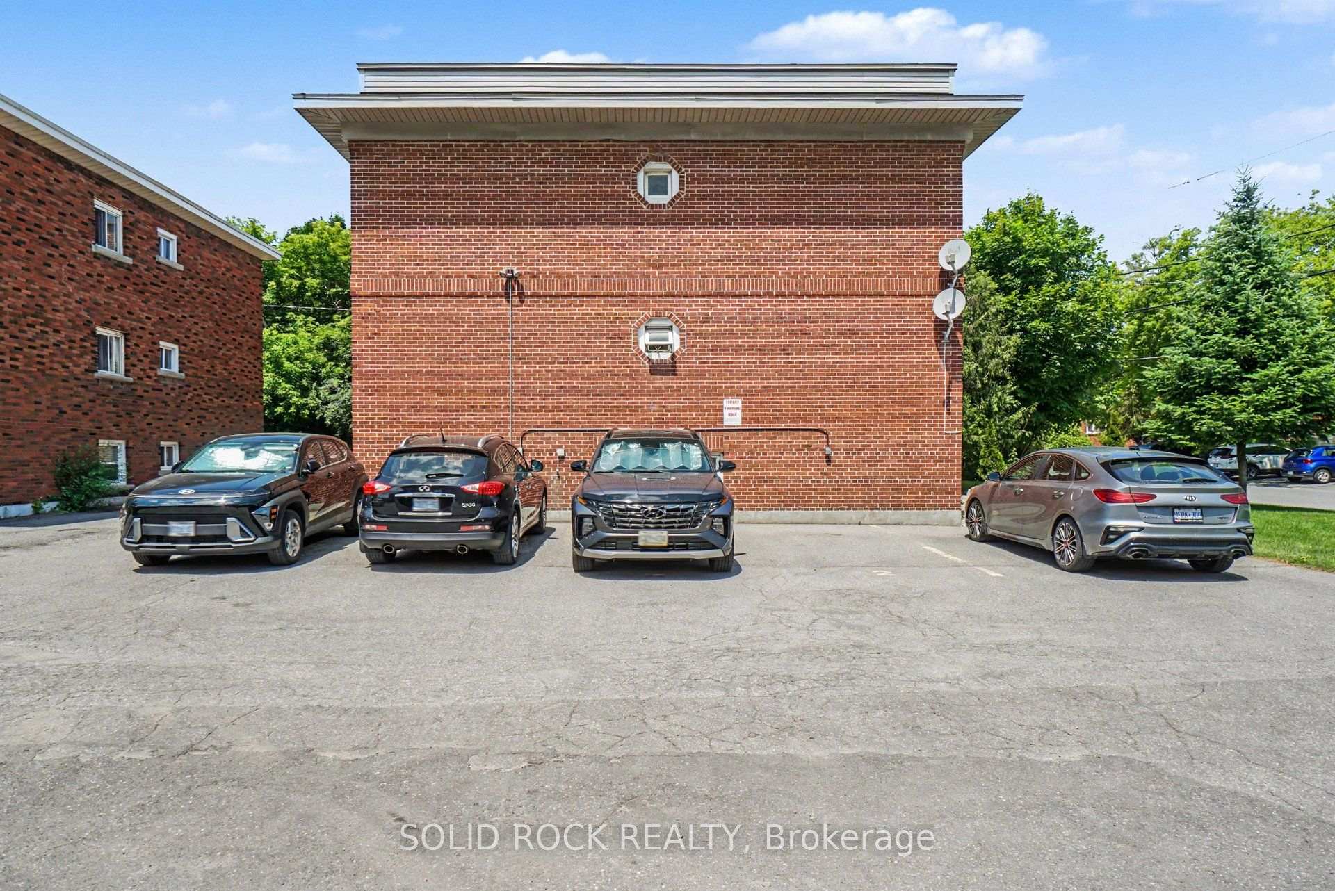 Photo 13 of Unit 2, 726 Edison Avenue, Ottawa, Laurentianview — HOMEH