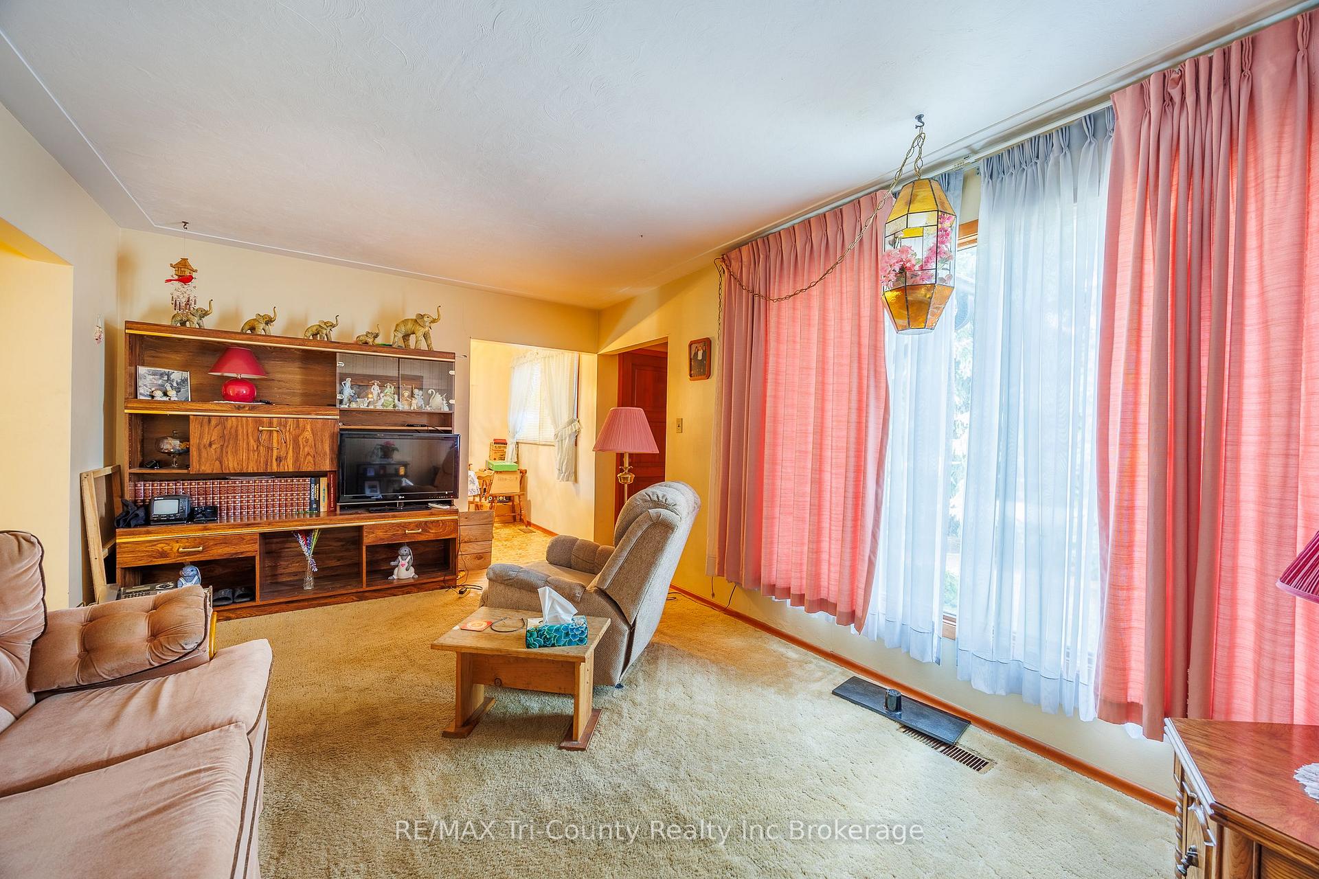 Photo 8 of 1393 Thorman Drive, Cambridge, Preston North — HOMEH