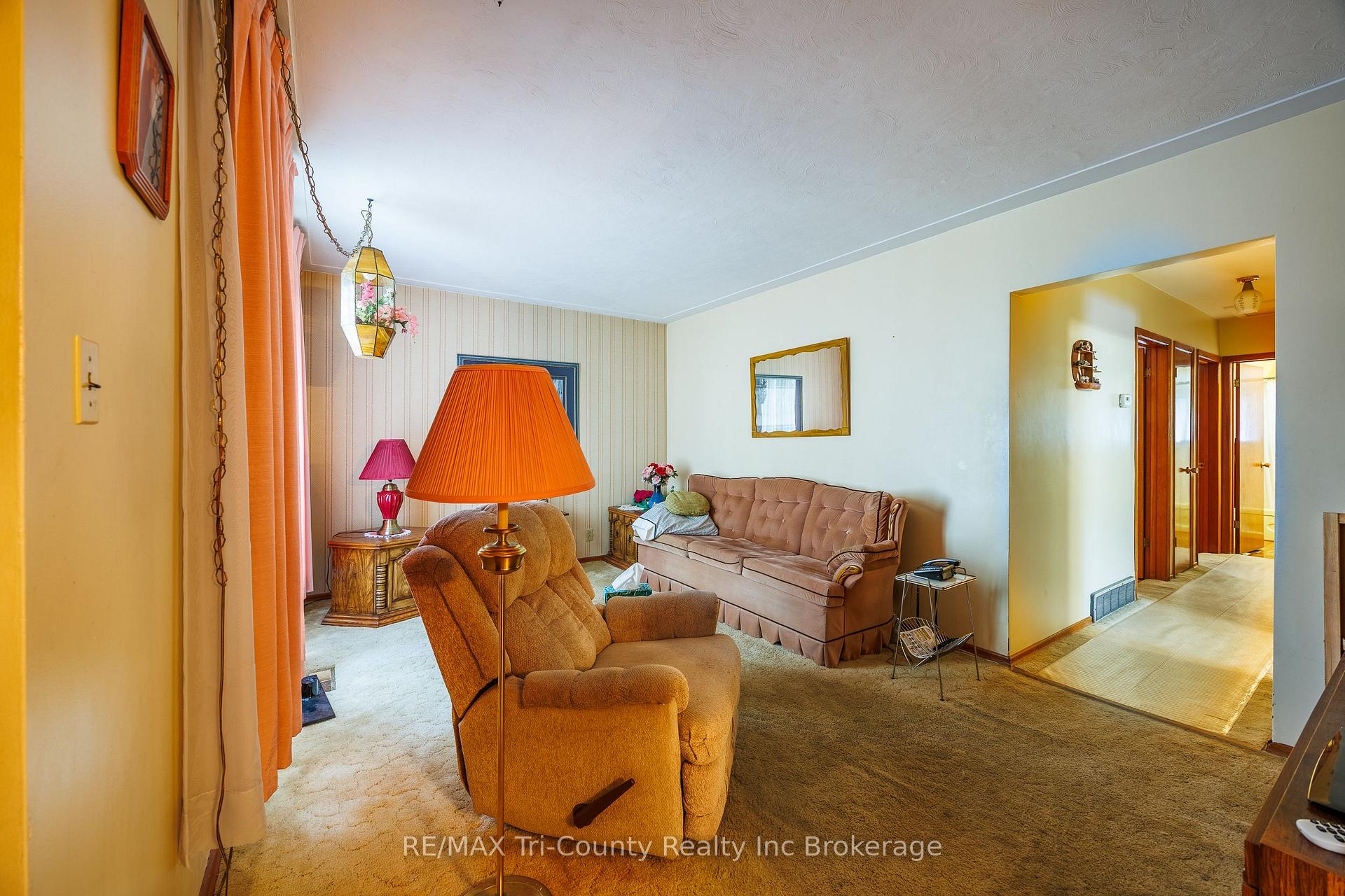 Photo 9 of 1393 Thorman Drive, Cambridge, Preston North — HOMEH