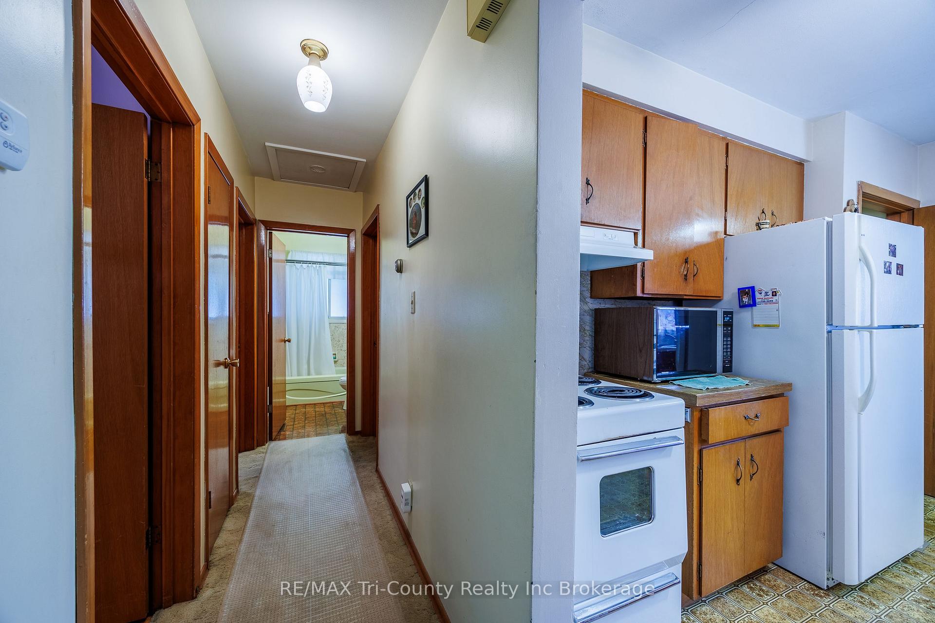 Photo 10 of 1393 Thorman Drive, Cambridge, Preston North — HOMEH
