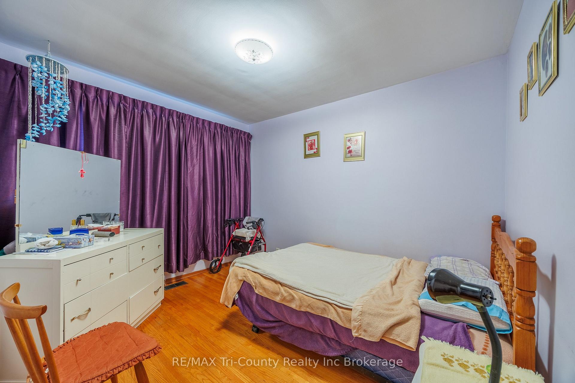 Photo 12 of 1393 Thorman Drive, Cambridge, Preston North — HOMEH