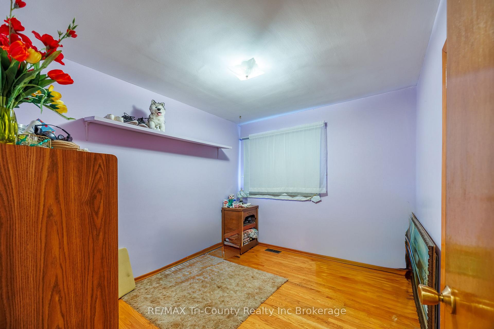 Photo 16 of 1393 Thorman Drive, Cambridge, Preston North — HOMEH