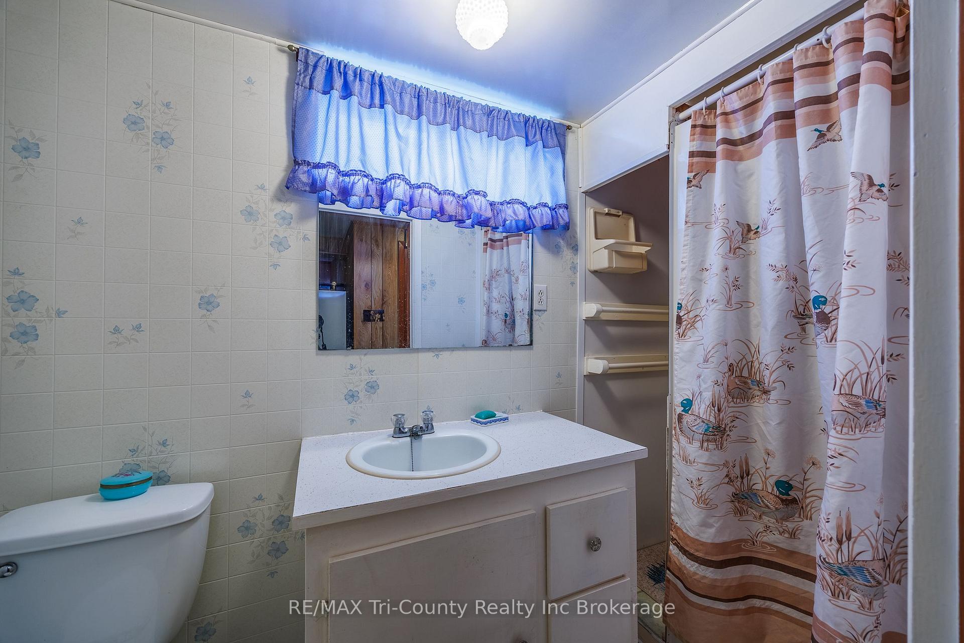 Photo 20 of 1393 Thorman Drive, Cambridge, Preston North — HOMEH