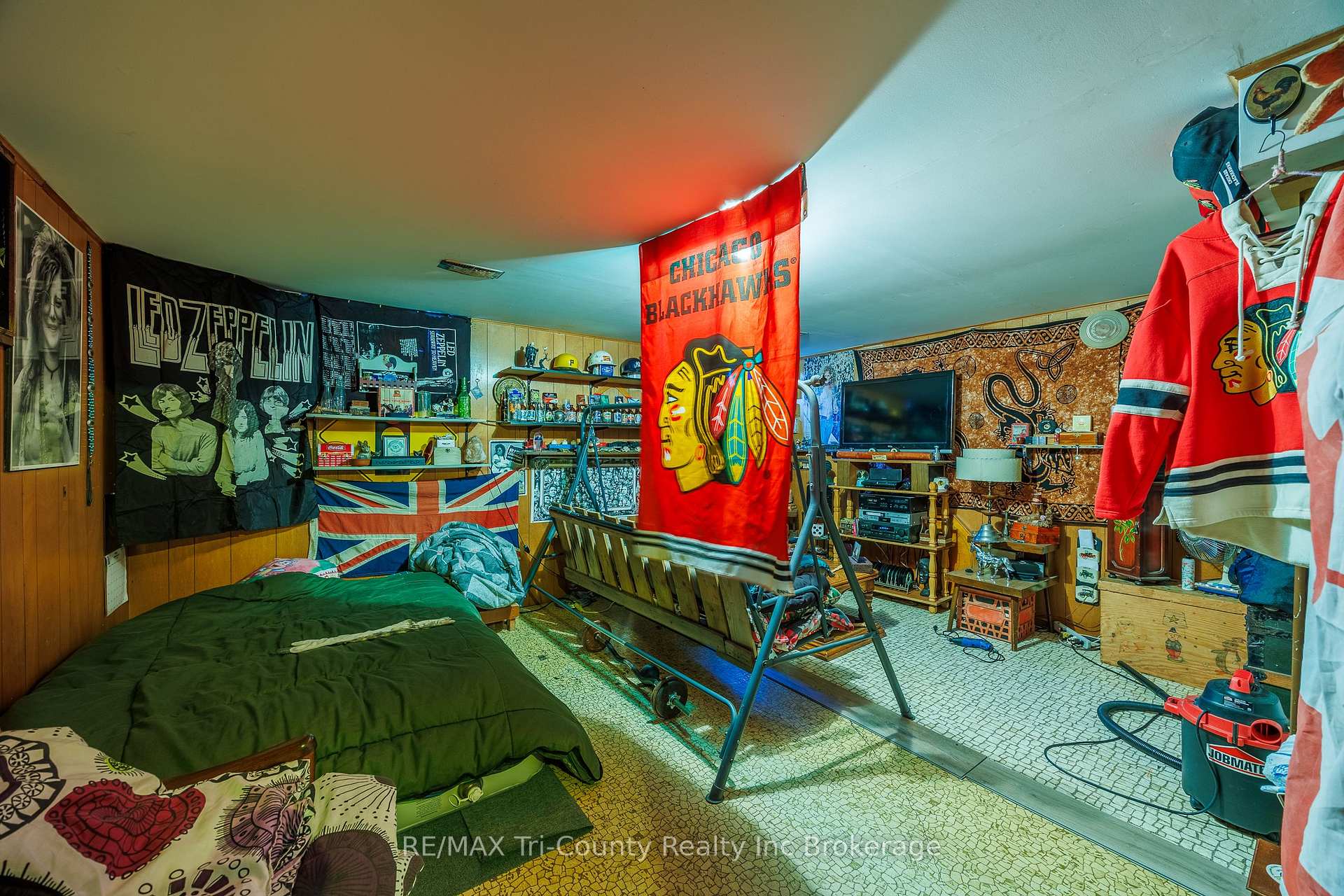 Photo 23 of 1393 Thorman Drive, Cambridge, Preston North — HOMEH