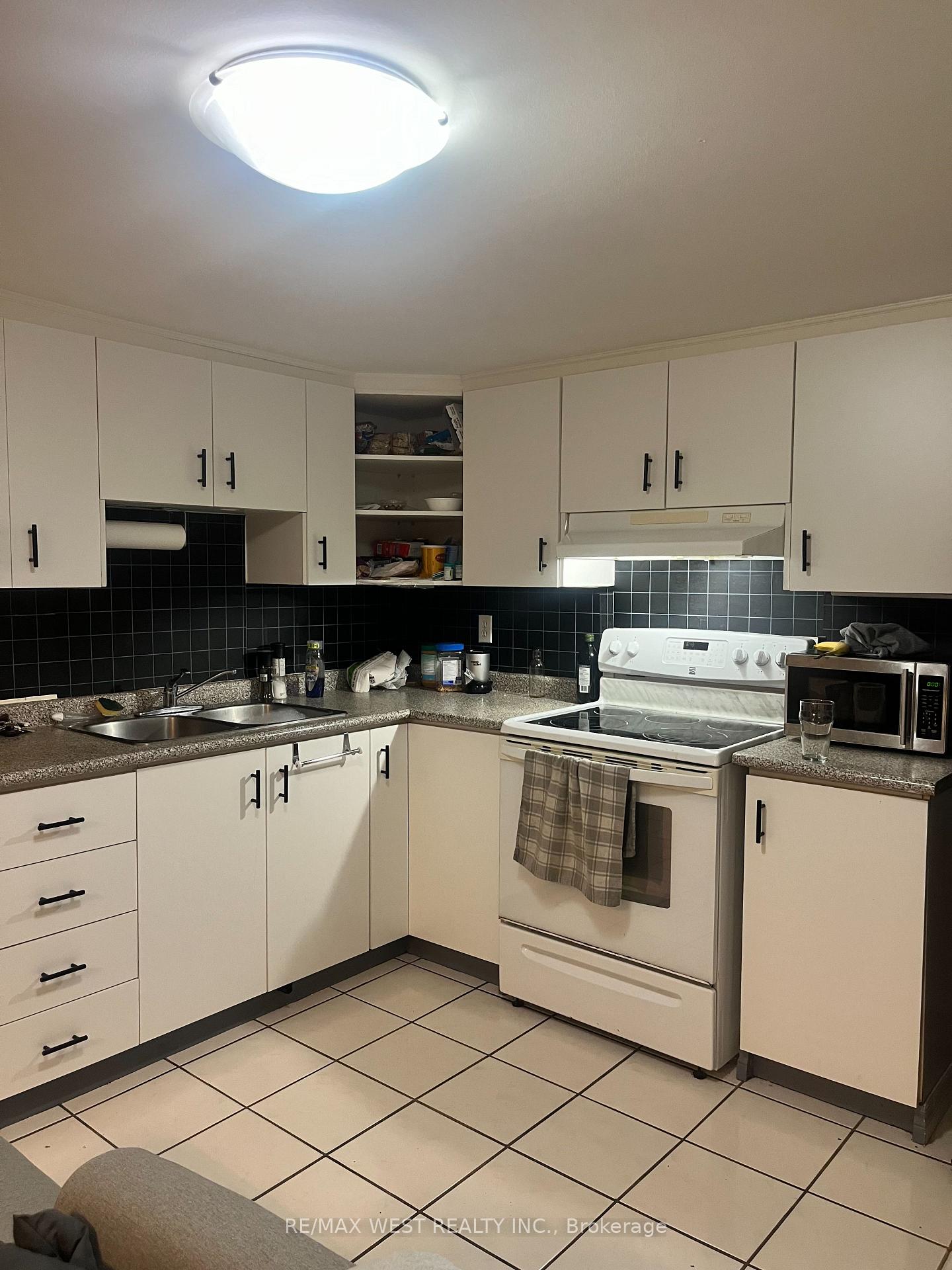 Photo 2 of Unit #Lower, 926 College Street, Toronto, Dufferin Grove — HOMEH