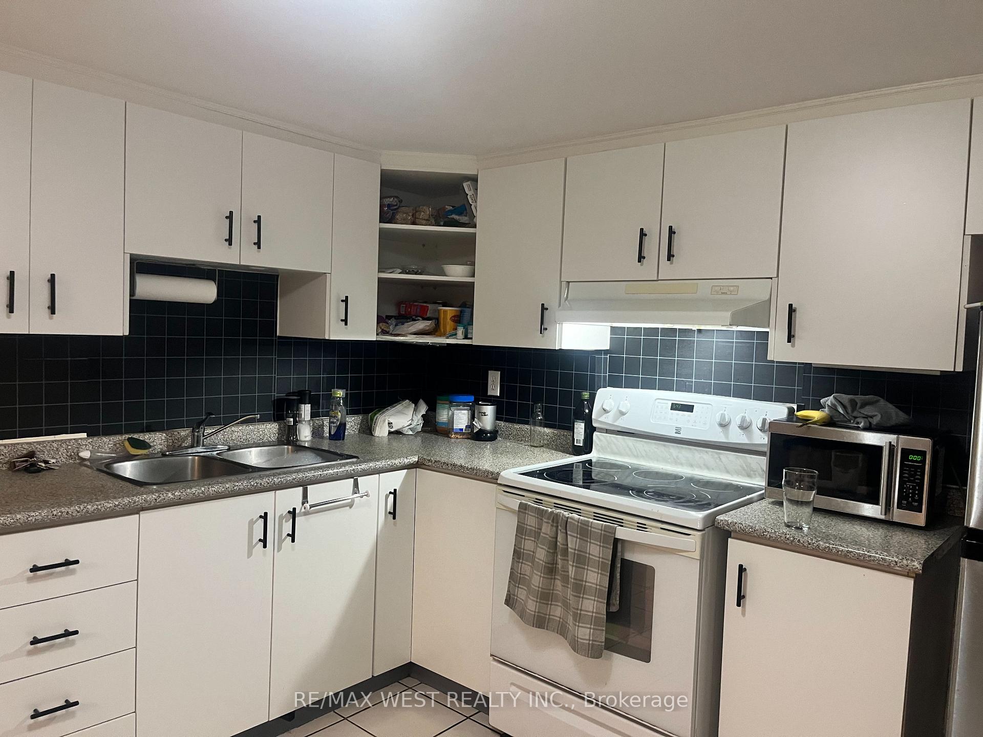 Photo 3 of Unit #Lower, 926 College Street, Toronto, Dufferin Grove — HOMEH