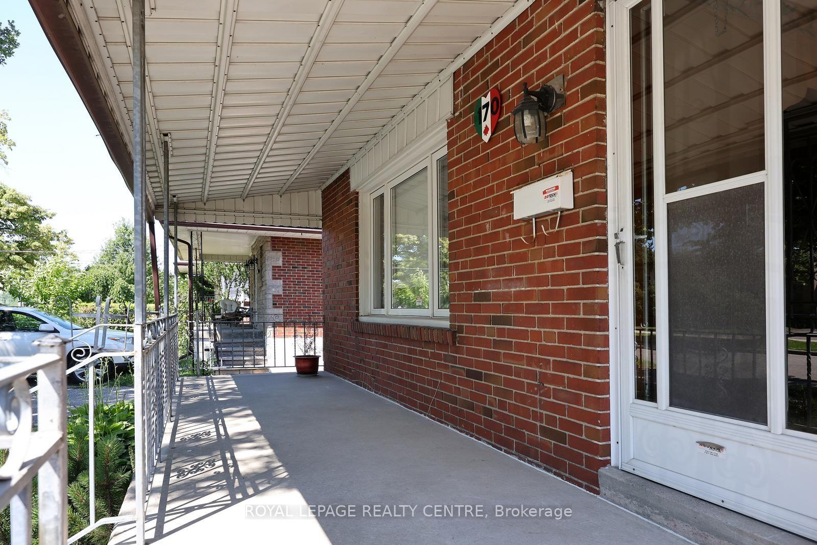 Photo 5 of 170 Simpson Avenue, Etobicoke, Mimico — HOMEH