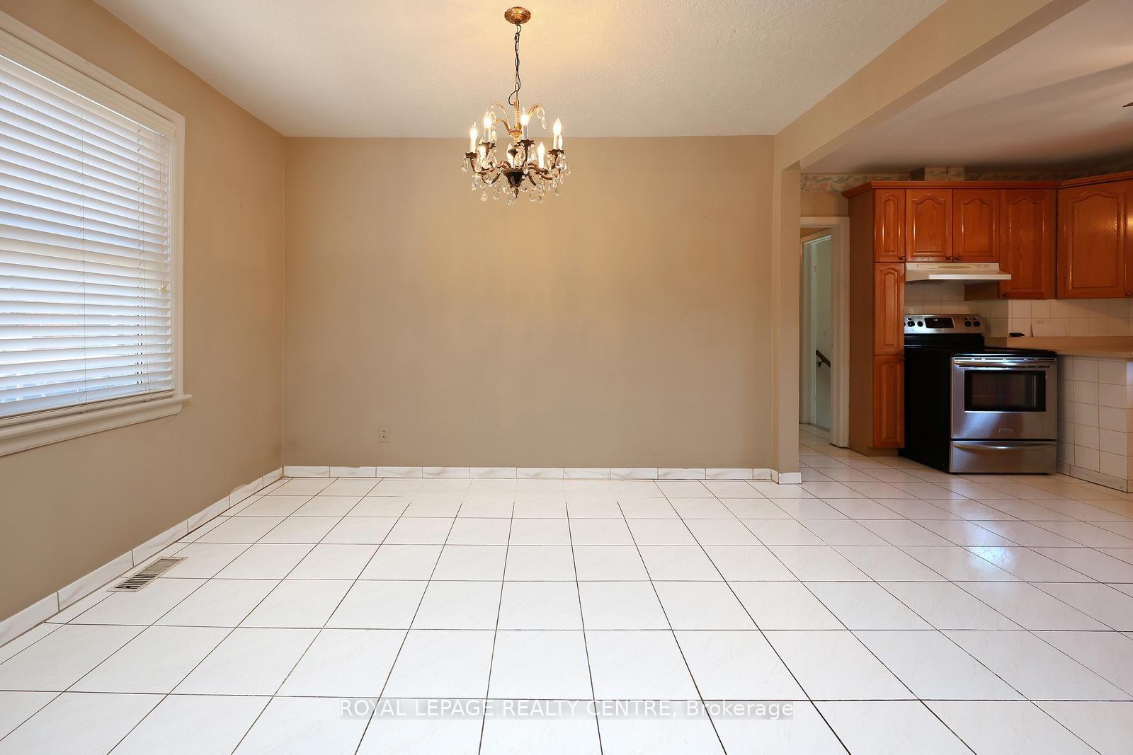 Photo 9 of 170 Simpson Avenue, Etobicoke, Mimico — HOMEH