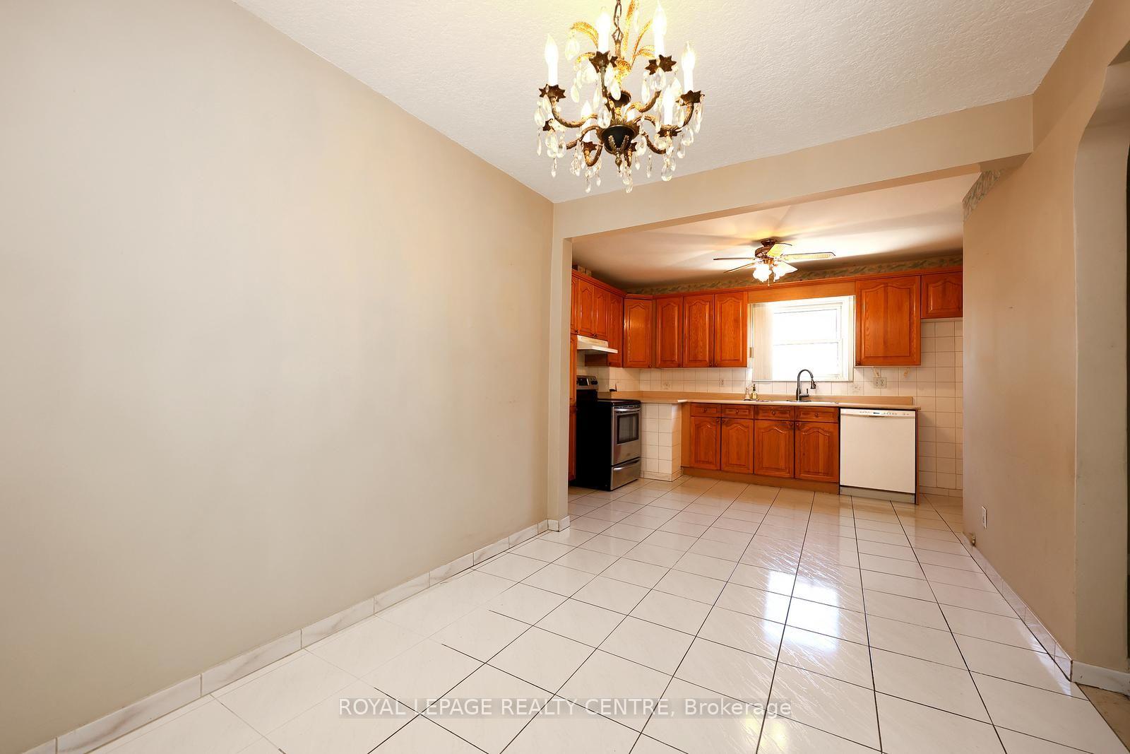 Photo 10 of 170 Simpson Avenue, Etobicoke, Mimico — HOMEH
