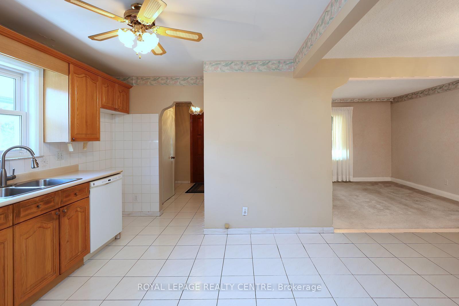 Photo 16 of 170 Simpson Avenue, Etobicoke, Mimico — HOMEH