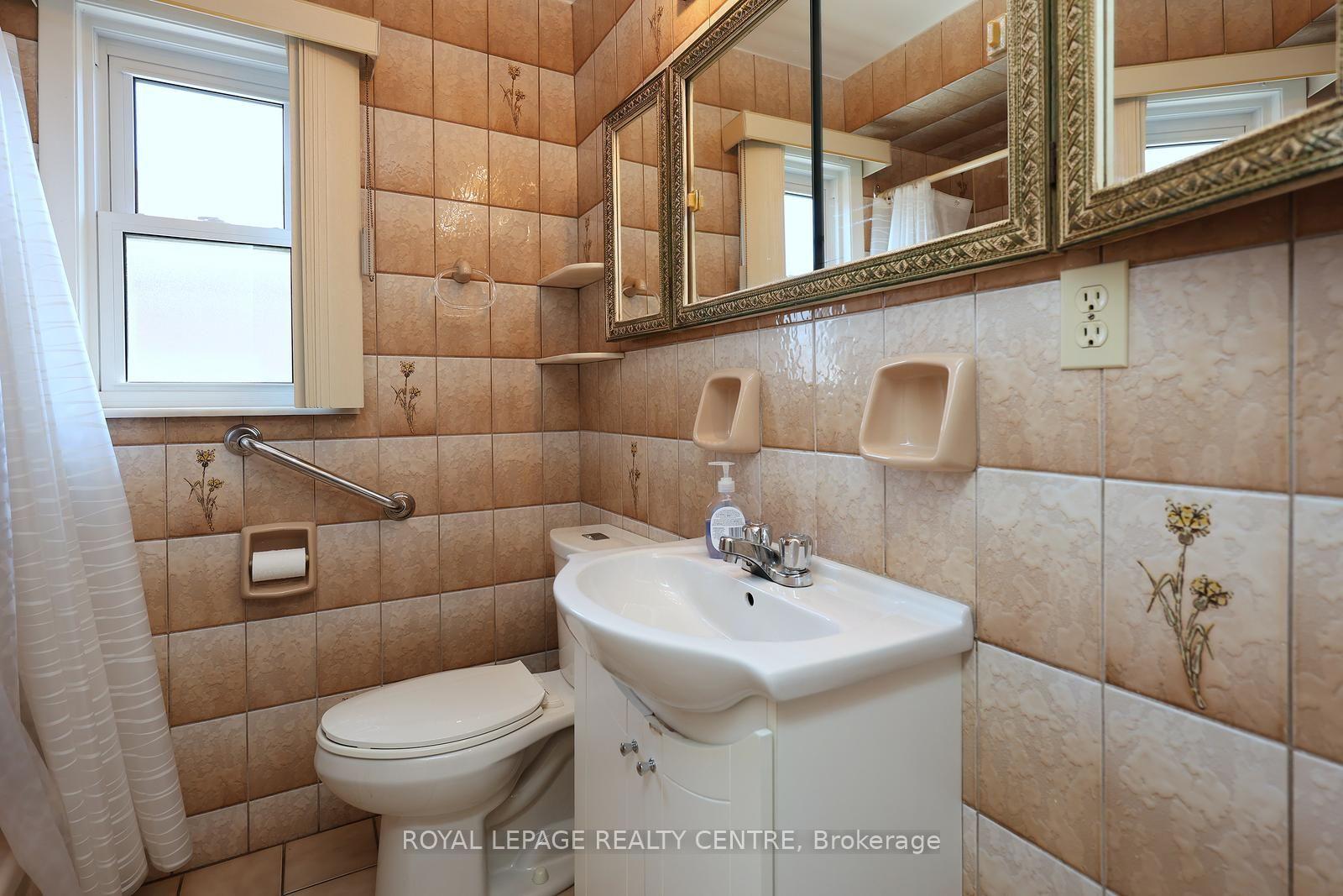 Photo 18 of 170 Simpson Avenue, Etobicoke, Mimico — HOMEH