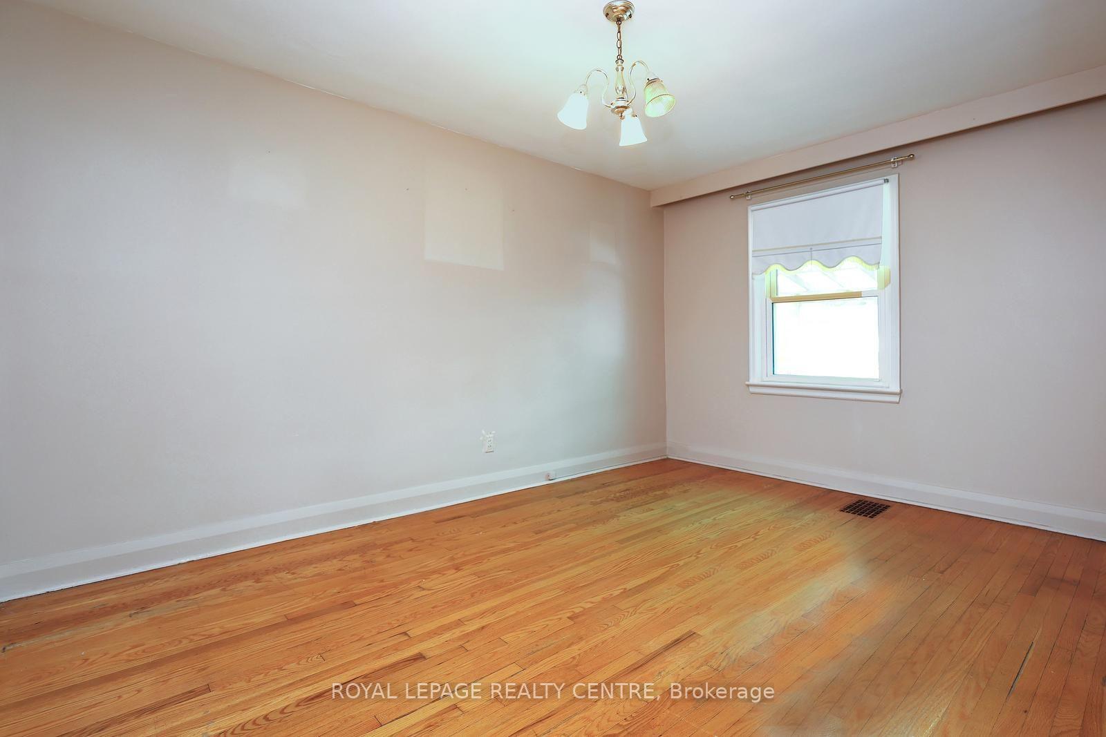 Photo 19 of 170 Simpson Avenue, Etobicoke, Mimico — HOMEH