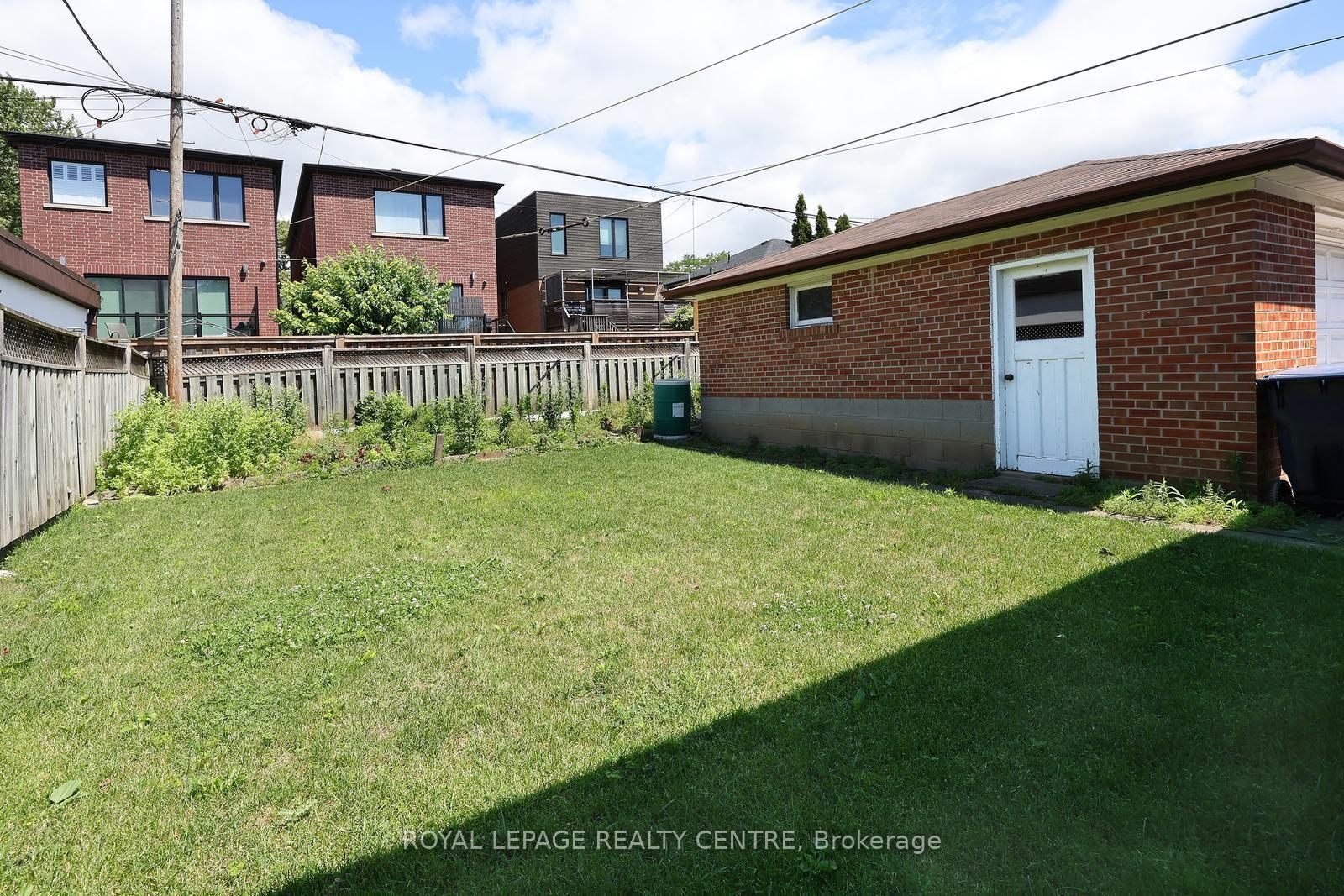 Photo 32 of 170 Simpson Avenue, Etobicoke, Mimico — HOMEH