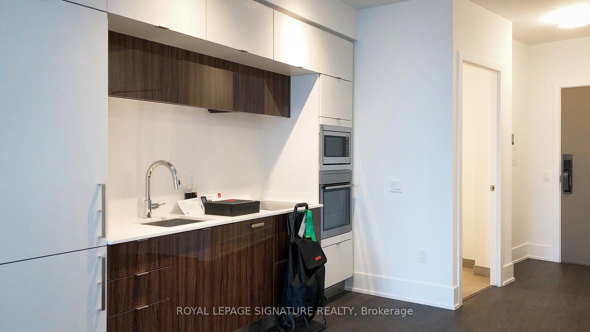 Photo 3 of Unit 5601, 10 York Street, Toronto, Waterfront Communities — HOMEH