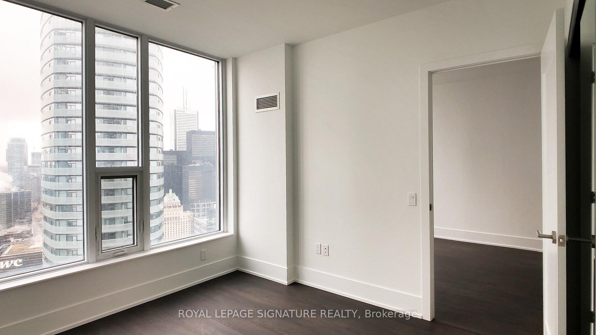 Photo 9 of Unit 5601, 10 York Street, Toronto, Waterfront Communities — HOMEH