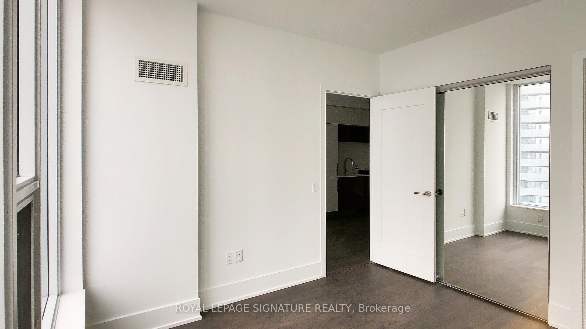 Photo 10 of Unit 5601, 10 York Street, Toronto, Waterfront Communities — HOMEH