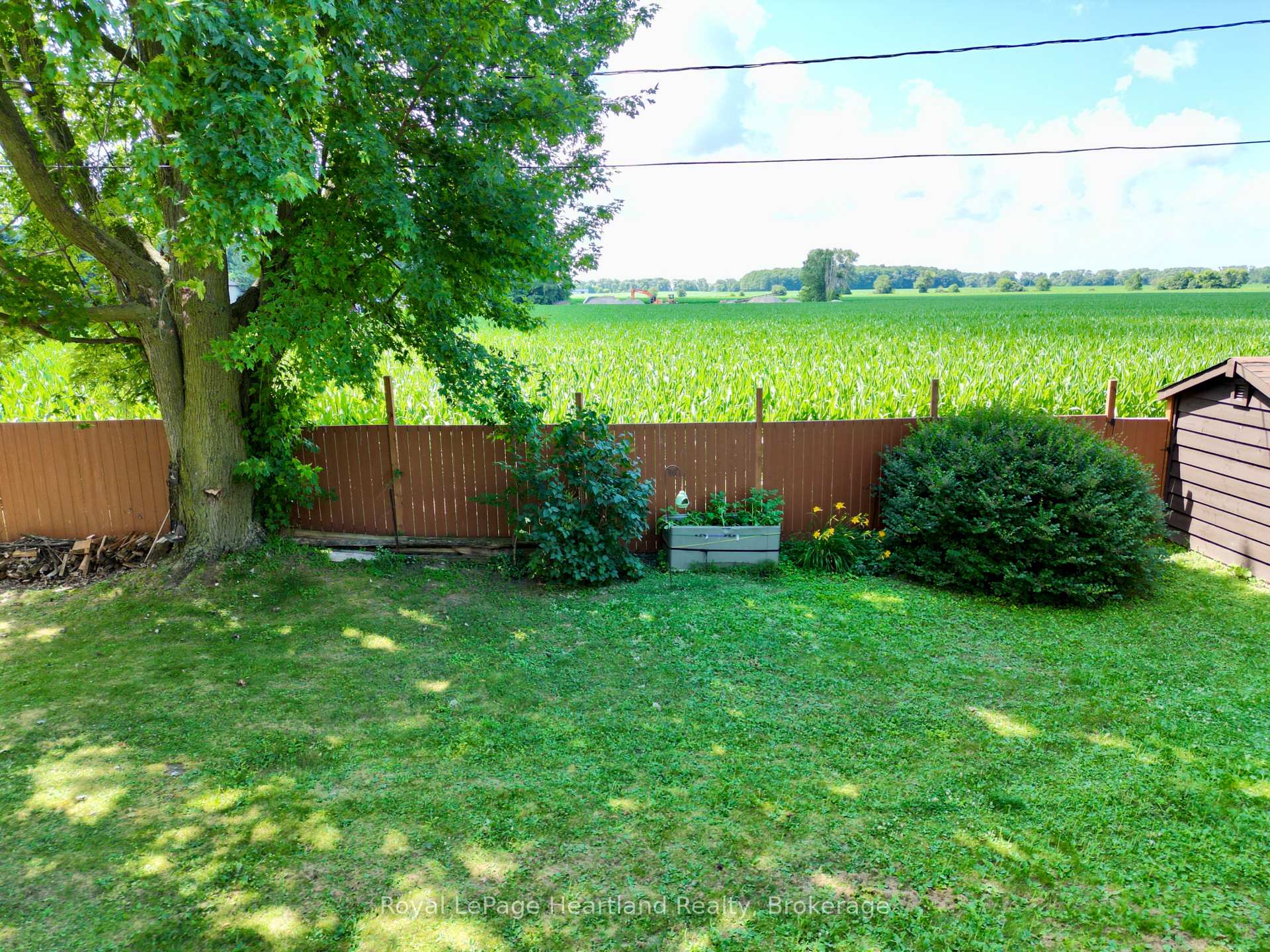 Photo 4 of 23 York Crescent, Bluewater, Hensall — HOMEH