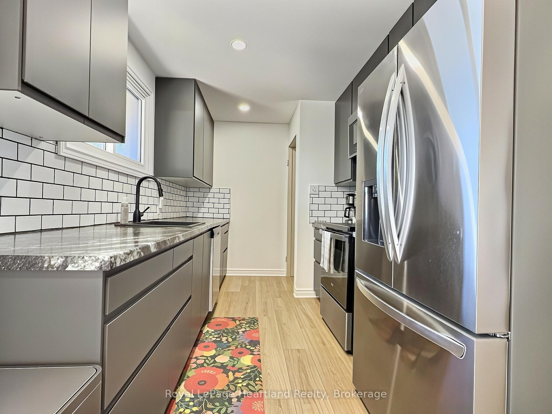Photo 9 of 23 York Crescent, Bluewater, Hensall — HOMEH