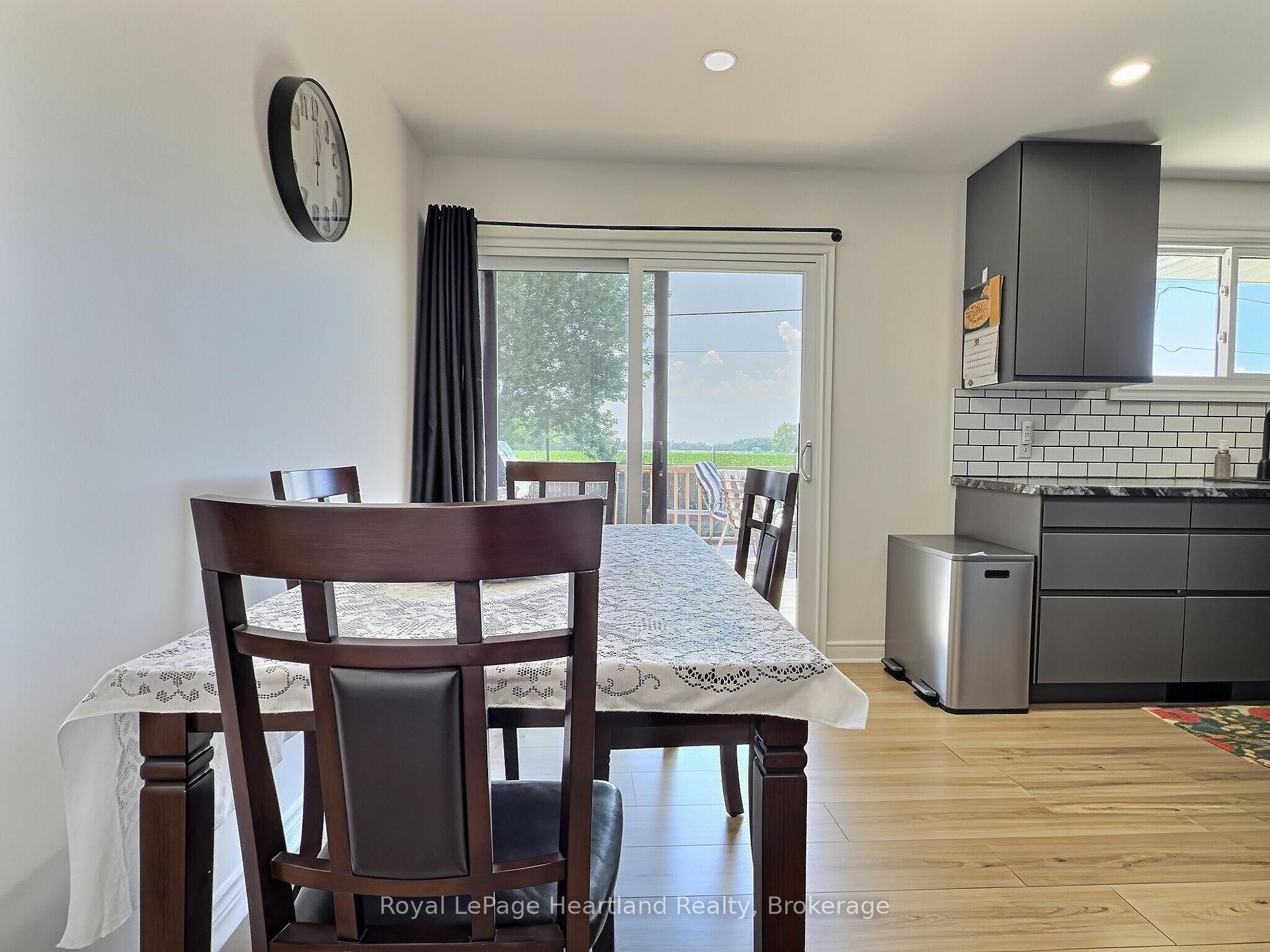 Photo 12 of 23 York Crescent, Bluewater, Hensall — HOMEH