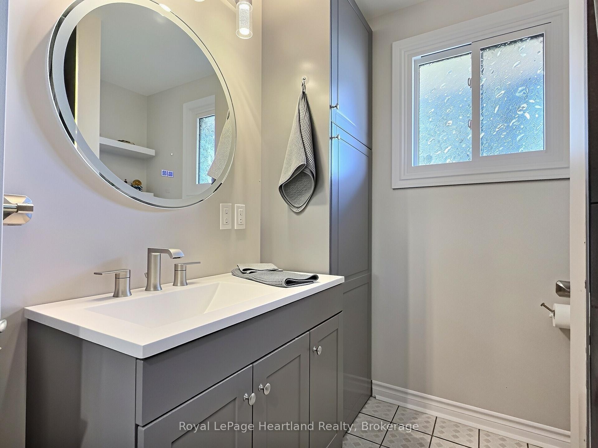 Photo 20 of 23 York Crescent, Bluewater, Hensall — HOMEH