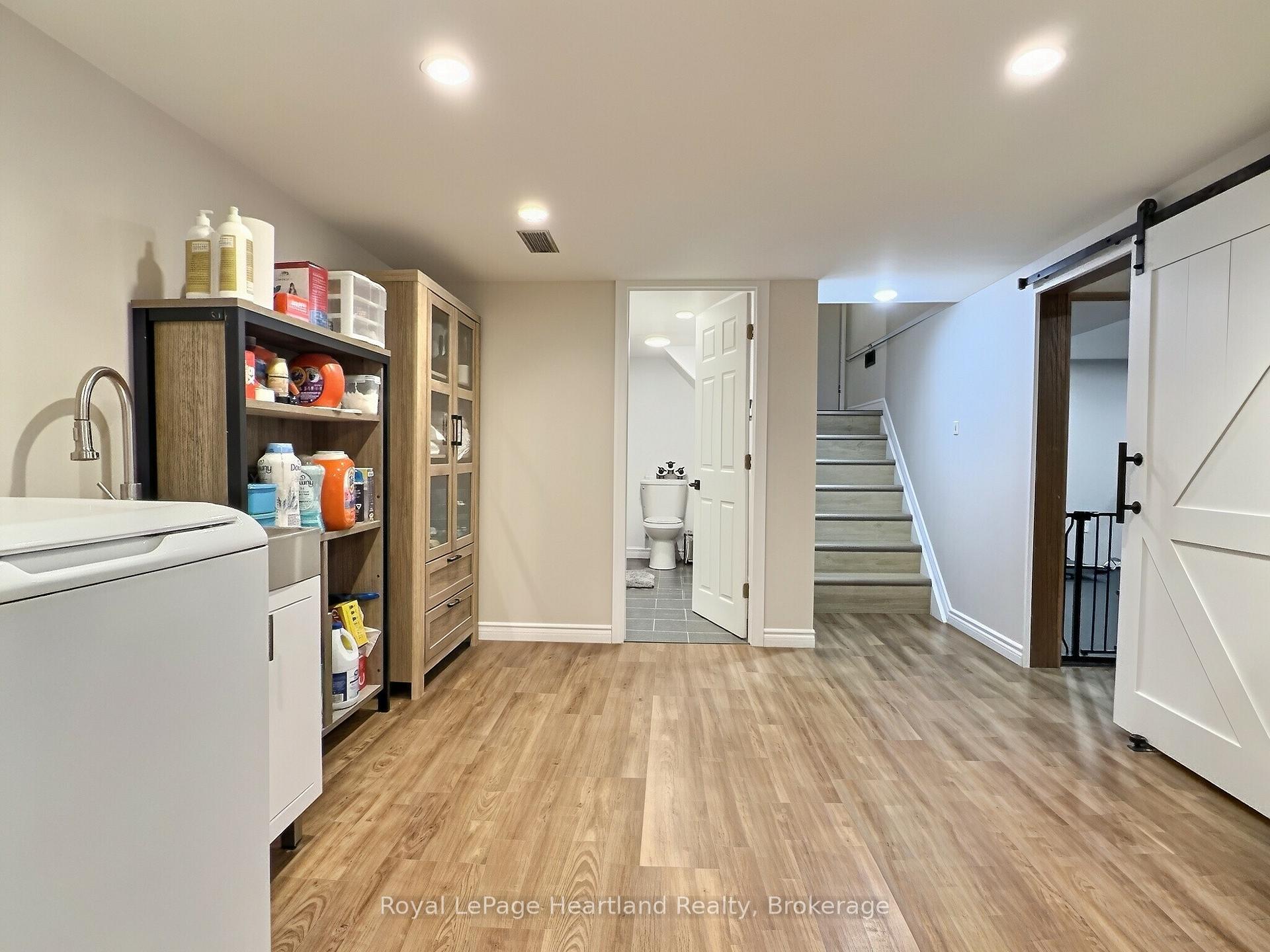 Photo 28 of 23 York Crescent, Bluewater, Hensall — HOMEH