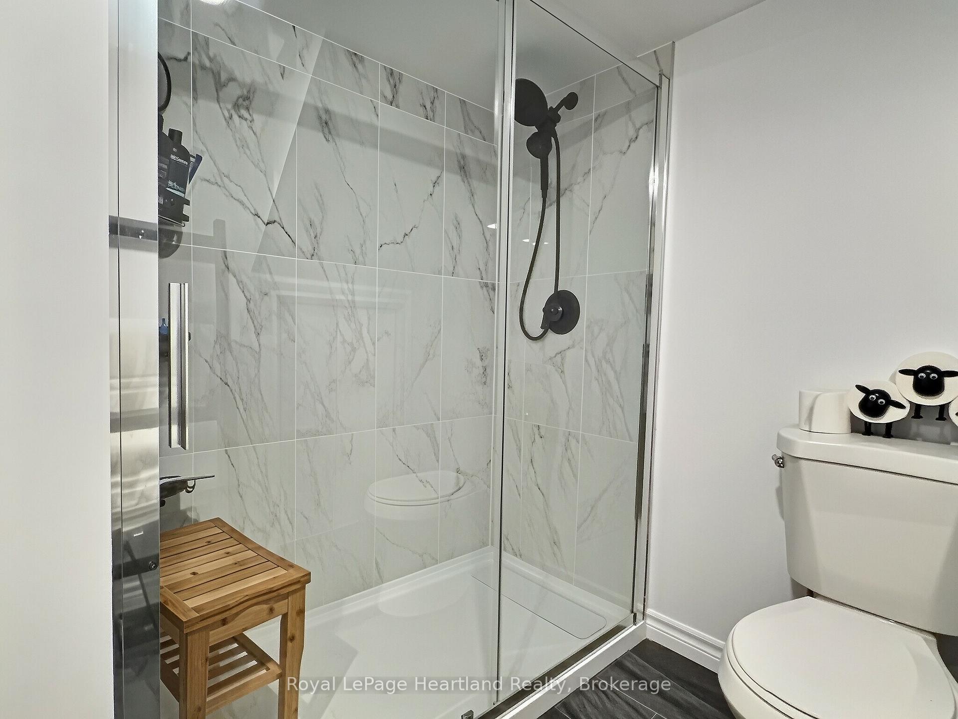 Photo 31 of 23 York Crescent, Bluewater, Hensall — HOMEH