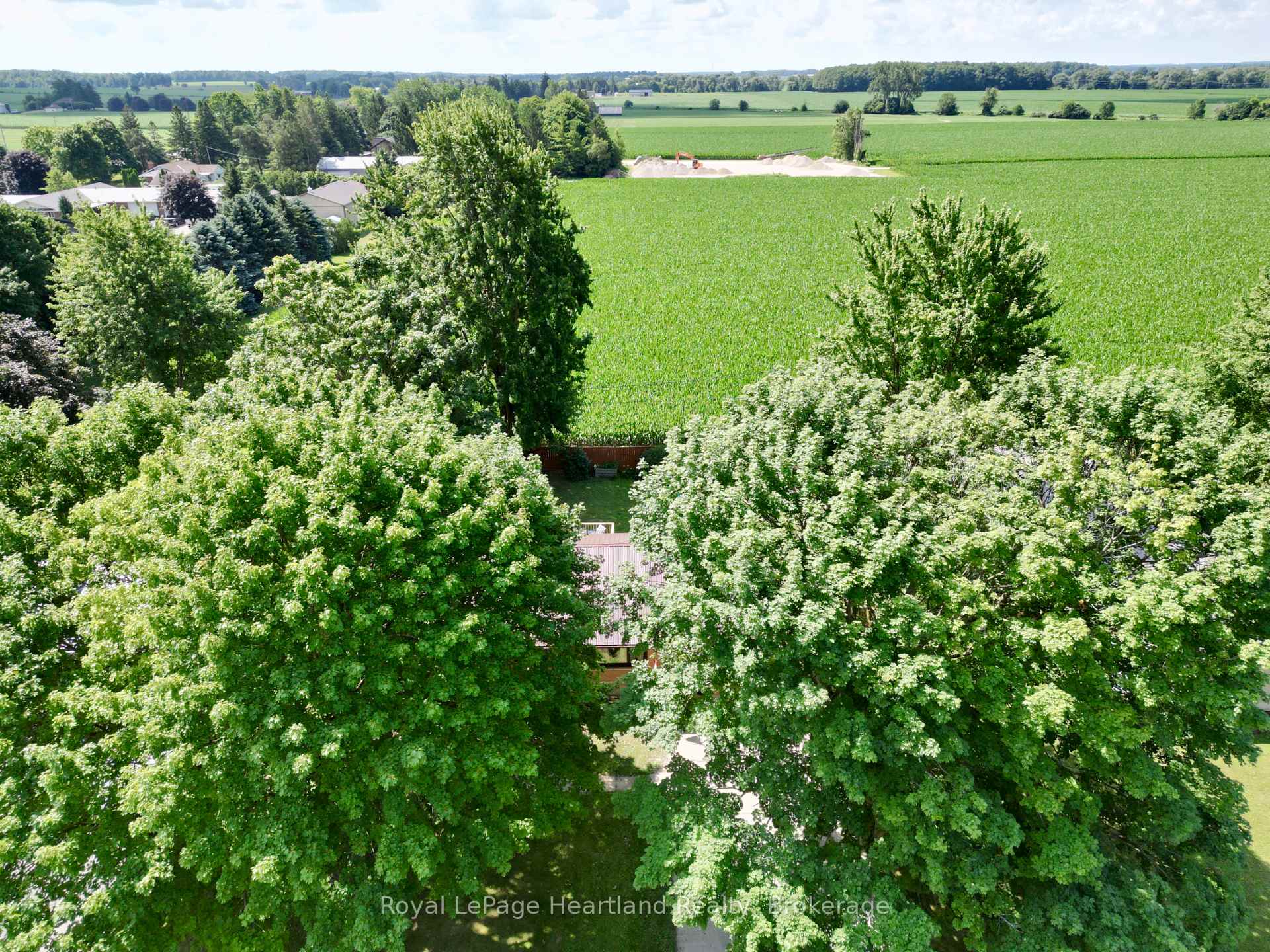 Photo 42 of 23 York Crescent, Bluewater, Hensall — HOMEH