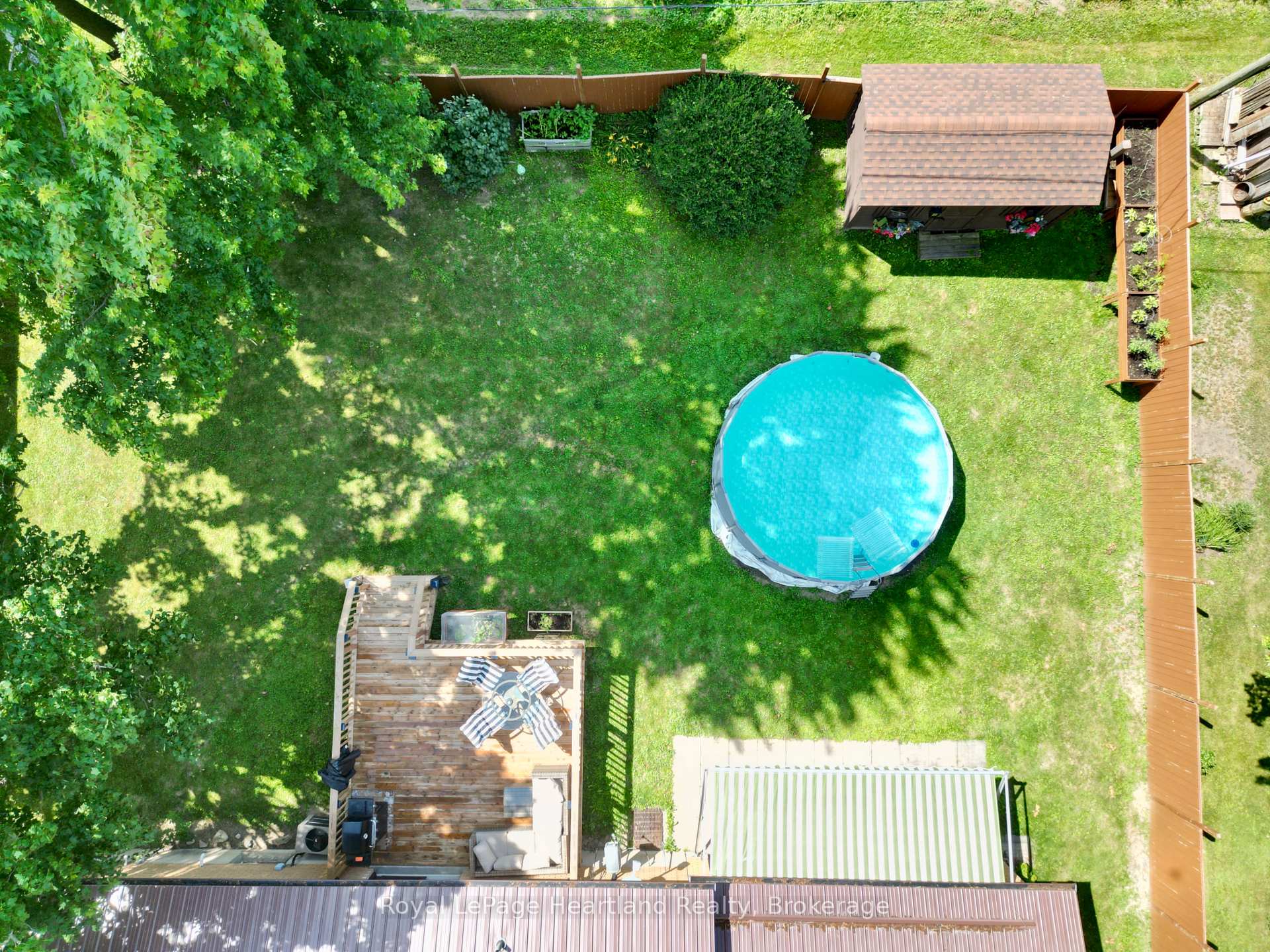 Photo 43 of 23 York Crescent, Bluewater, Hensall — HOMEH
