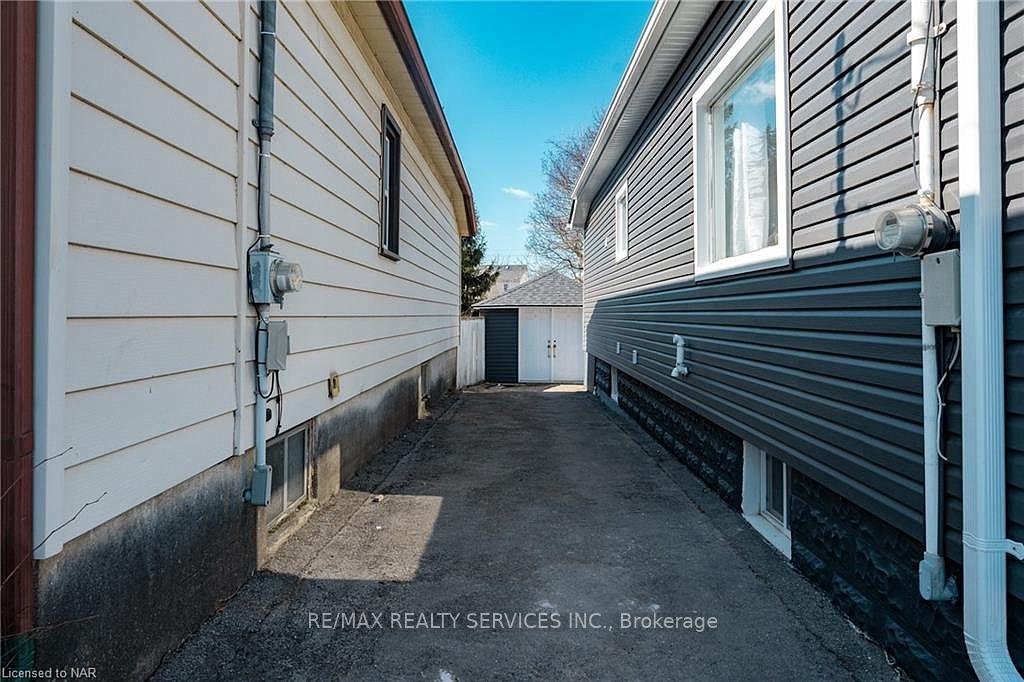 Photo 12 of 57 Margery Road, Welland, Welland Downtown — HOMEH