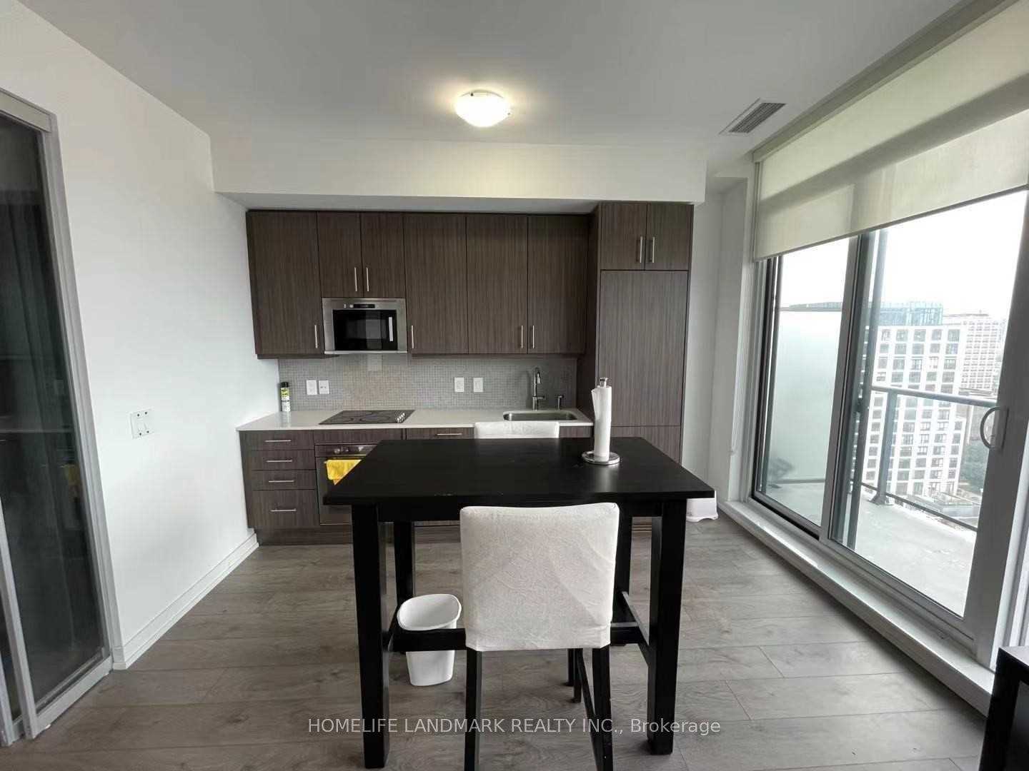 Photo 2 of Unit Ph3, 297 College Street, Toronto, Kensington-Chinatown — HOMEH