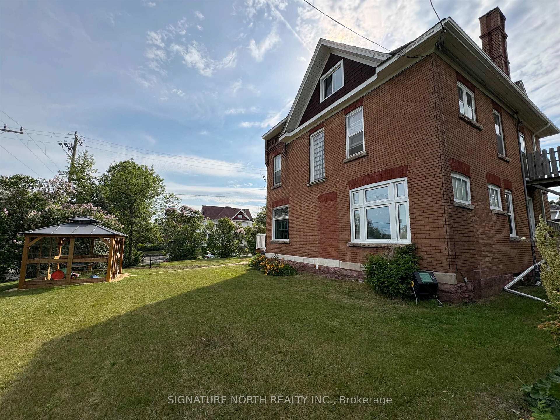 Photo 5 of 288 Harrington Avenue, Thunder Bay, Court / Cumberland — HOMEH