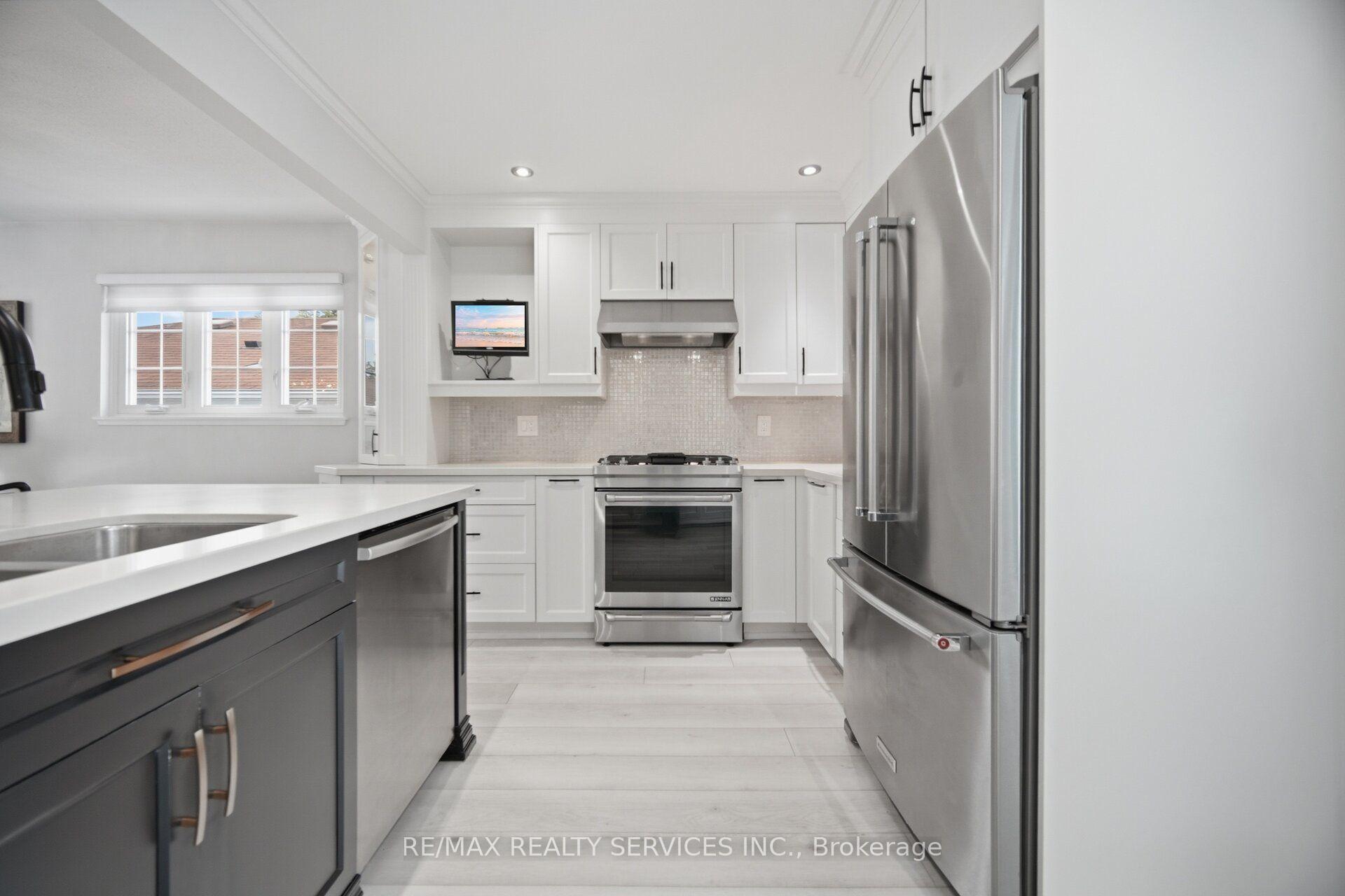 Photo 13 of 10 Tullamore Road, Brampton, Brampton East — HOMEH