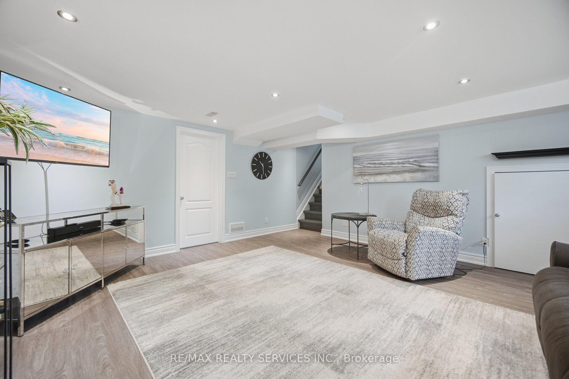 Photo 36 of 10 Tullamore Road, Brampton, Brampton East — HOMEH