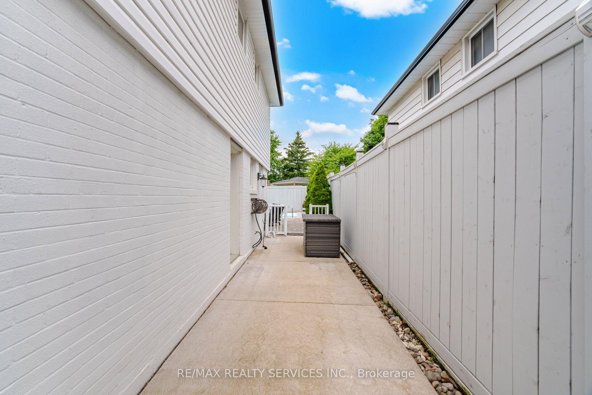 Photo 46 of 10 Tullamore Road, Brampton, Brampton East — HOMEH